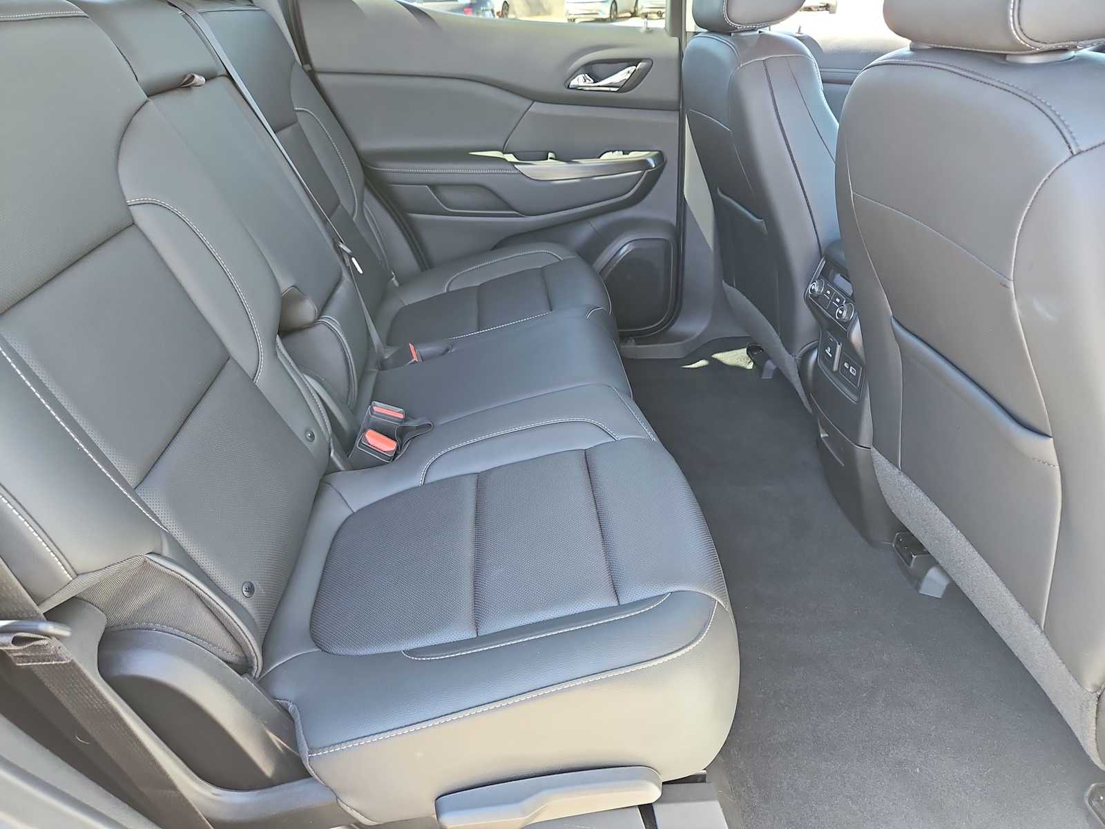 Thumbnail: 2023 GMC Acadia - 21