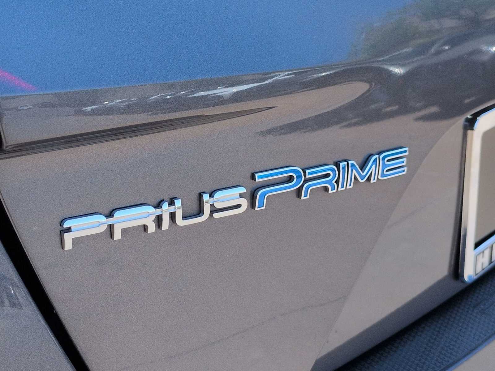 Thumbnail: 2021 Toyota Prius Prime - 12