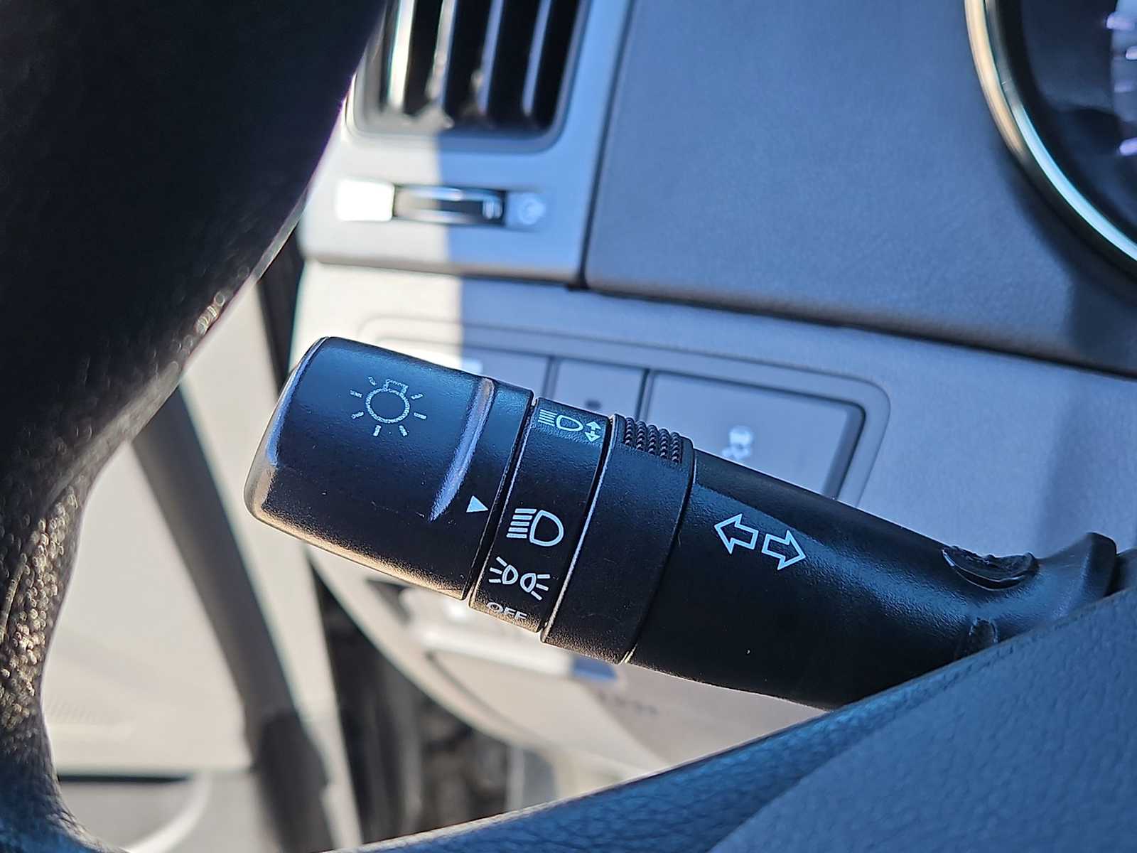 Thumbnail: 2012 Hyundai Sonata - 26