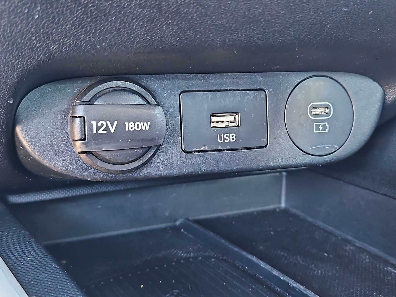 Thumbnail: 2024 Hyundai Elantra - 31