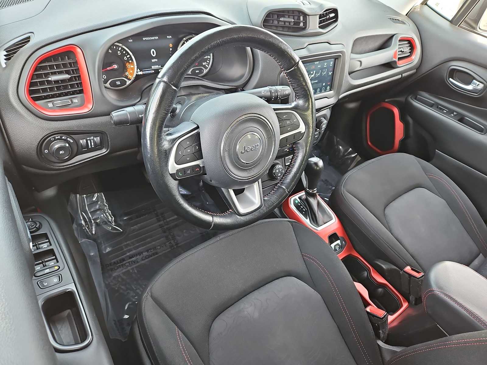 Thumbnail: 2018 Jeep Renegade - 10