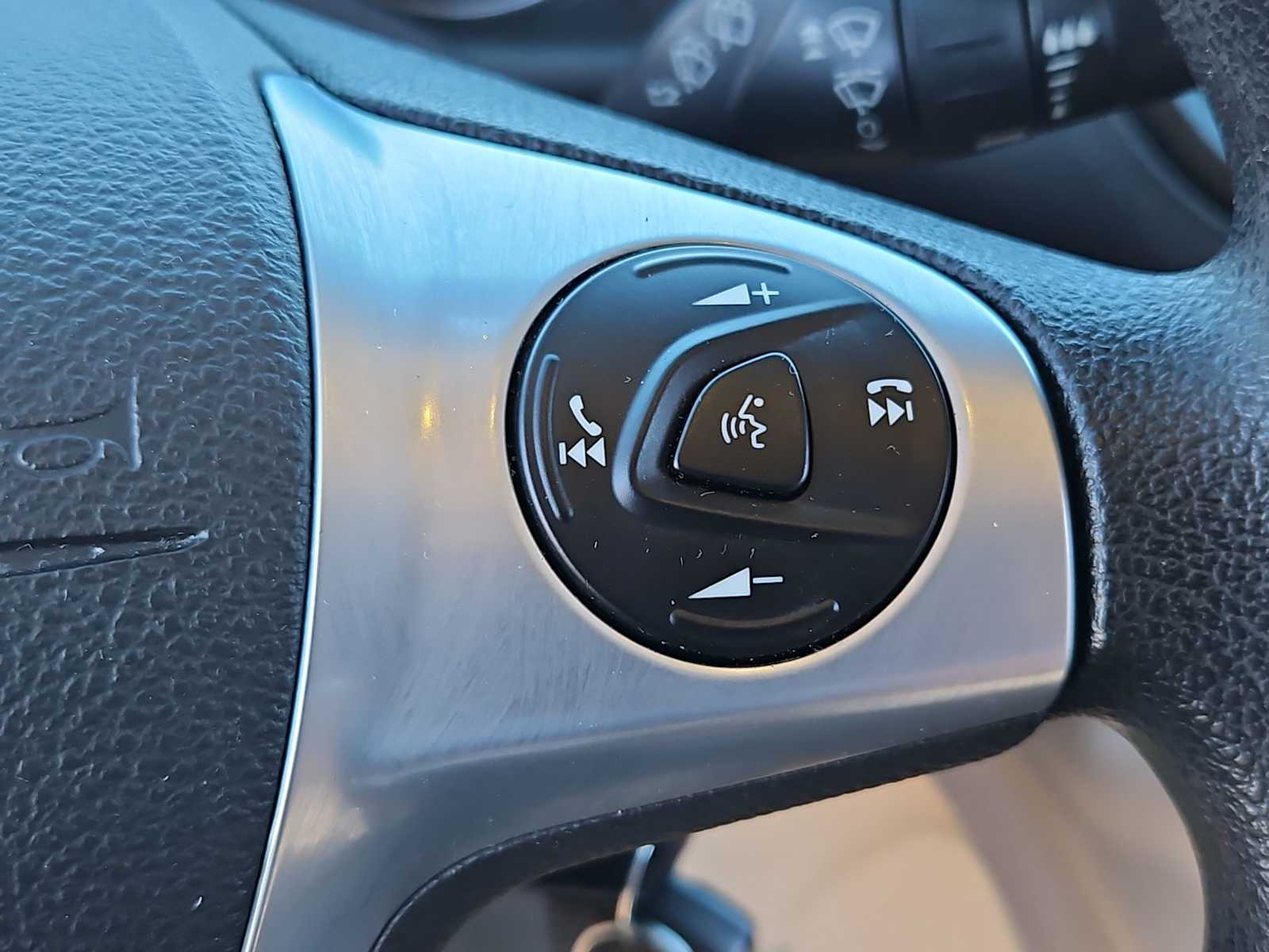 Thumbnail: 2015 Ford Escape - 25