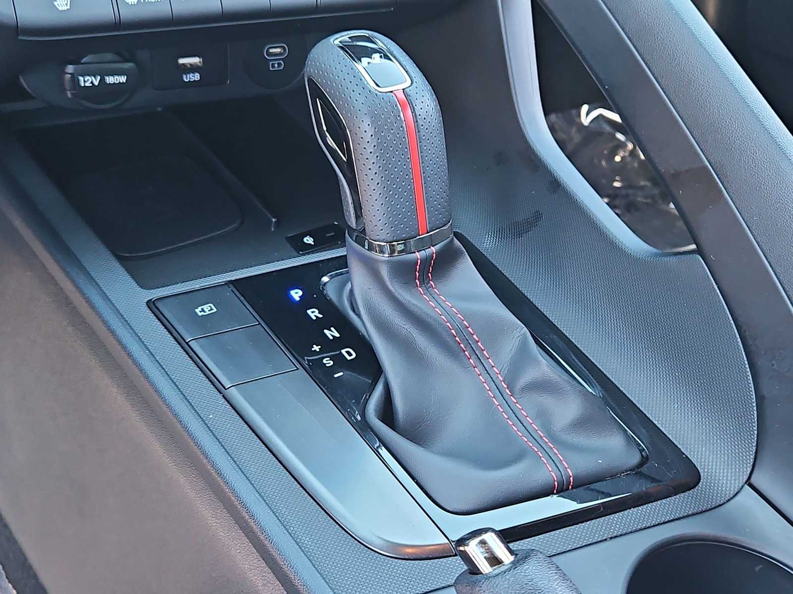 Thumbnail: 2024 Hyundai Elantra - 32