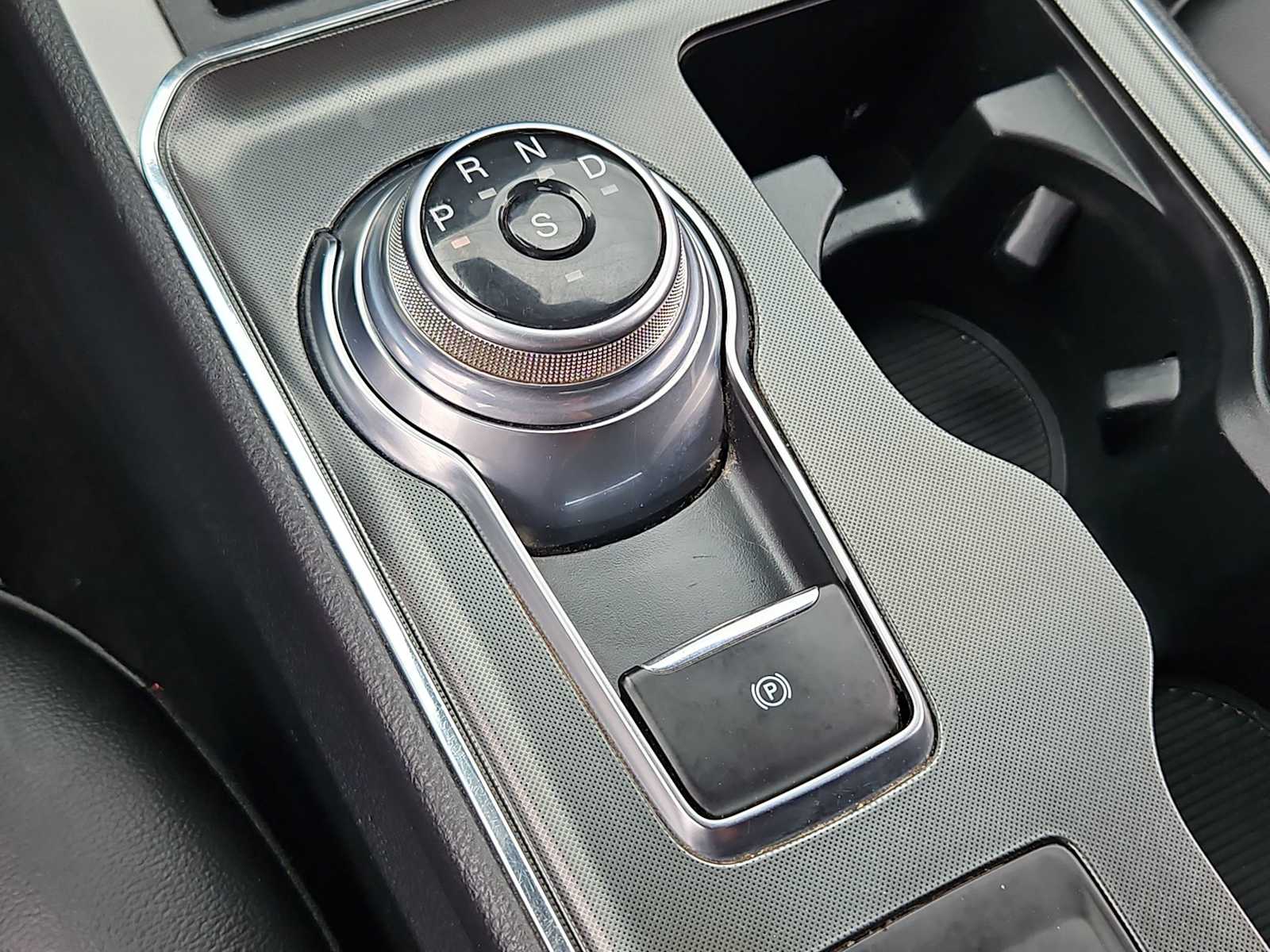 Thumbnail: 2022 Ford Edge - 28
