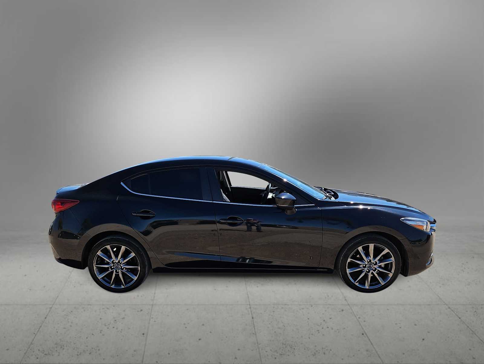 Thumbnail: 2018 Mazda Mazda3 - 9