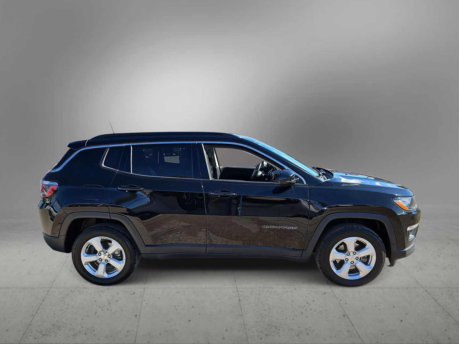 Thumbnail: 2018 Jeep Compass - 9