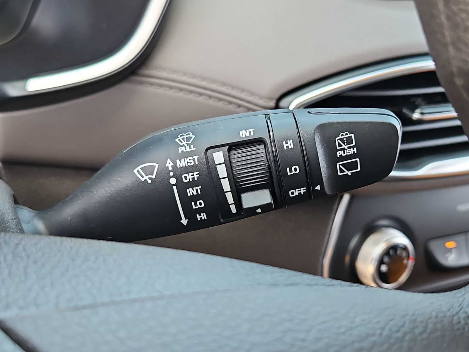 Thumbnail: 2020 Hyundai Santa Fe - 25