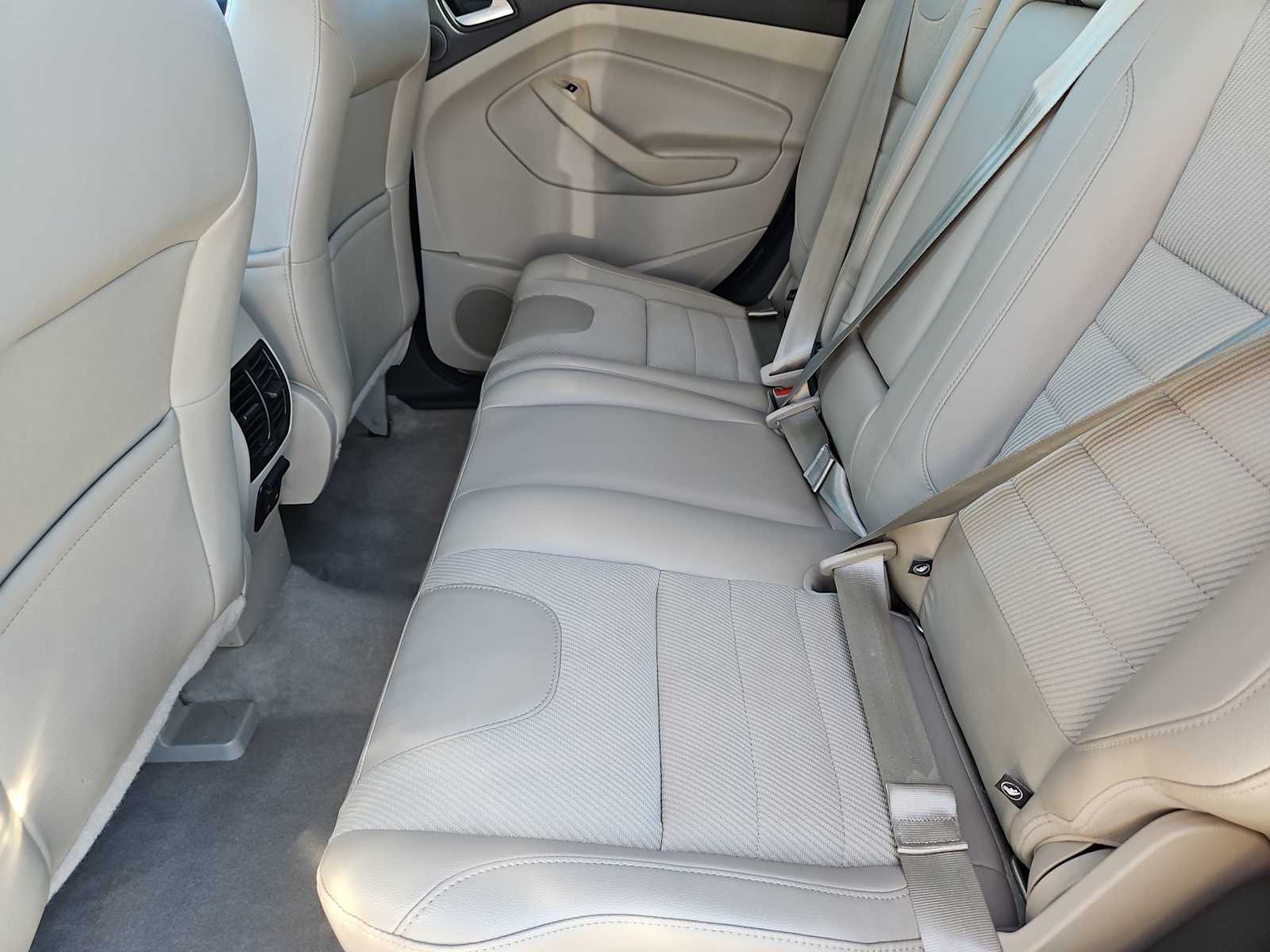 Thumbnail: 2015 Ford Escape - 20