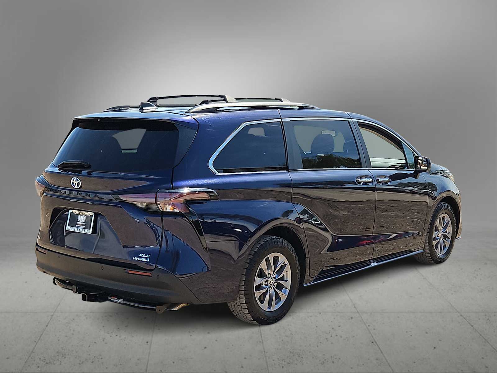 Thumbnail: 2023 Toyota Sienna - 8