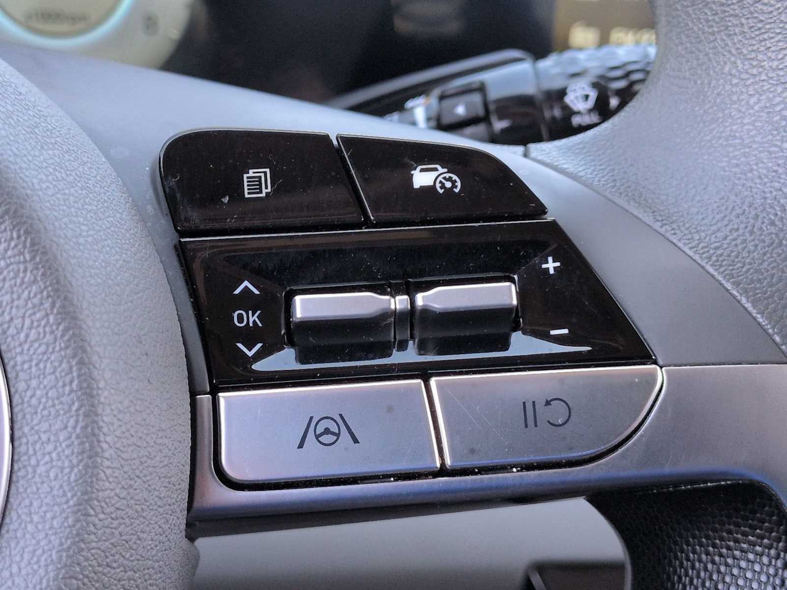 Thumbnail: 2024 Hyundai Elantra - 25