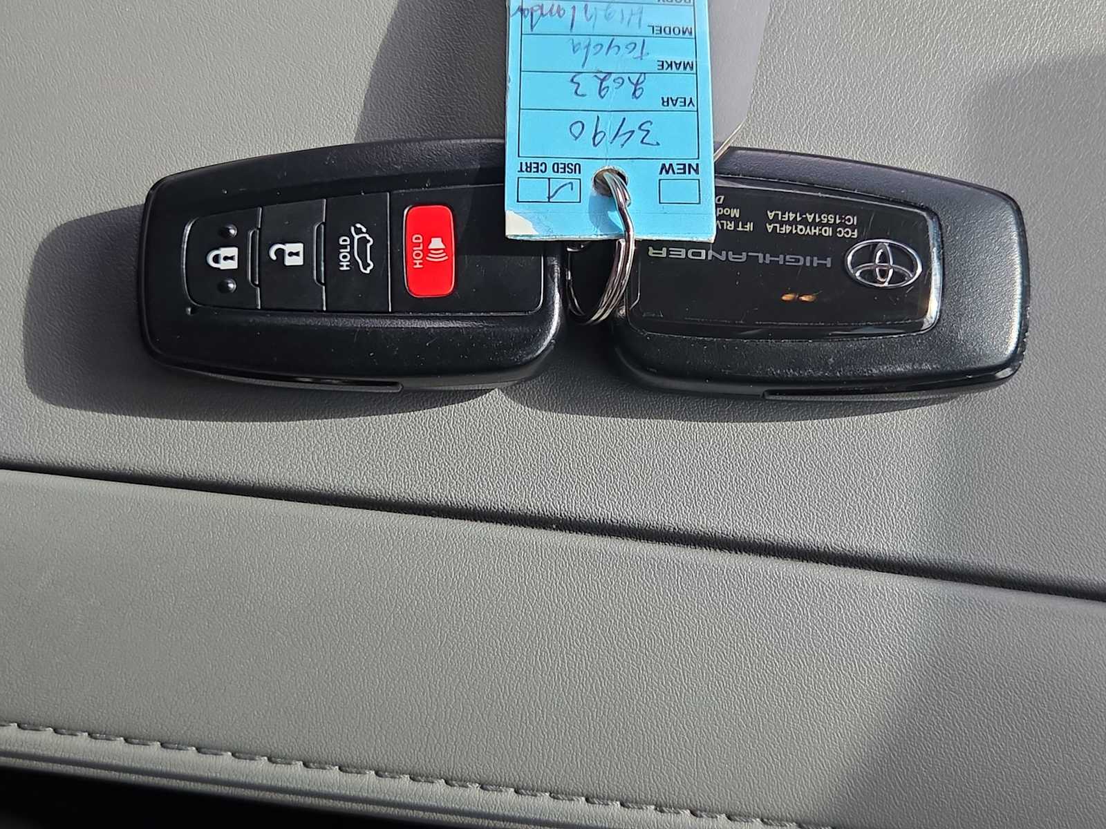 Thumbnail: 2023 Toyota Highlander - 36