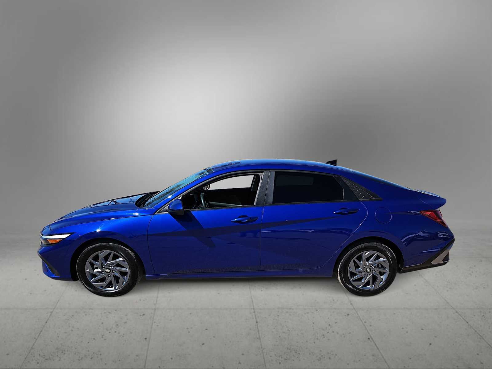 Thumbnail: 2024 Hyundai Elantra - 5