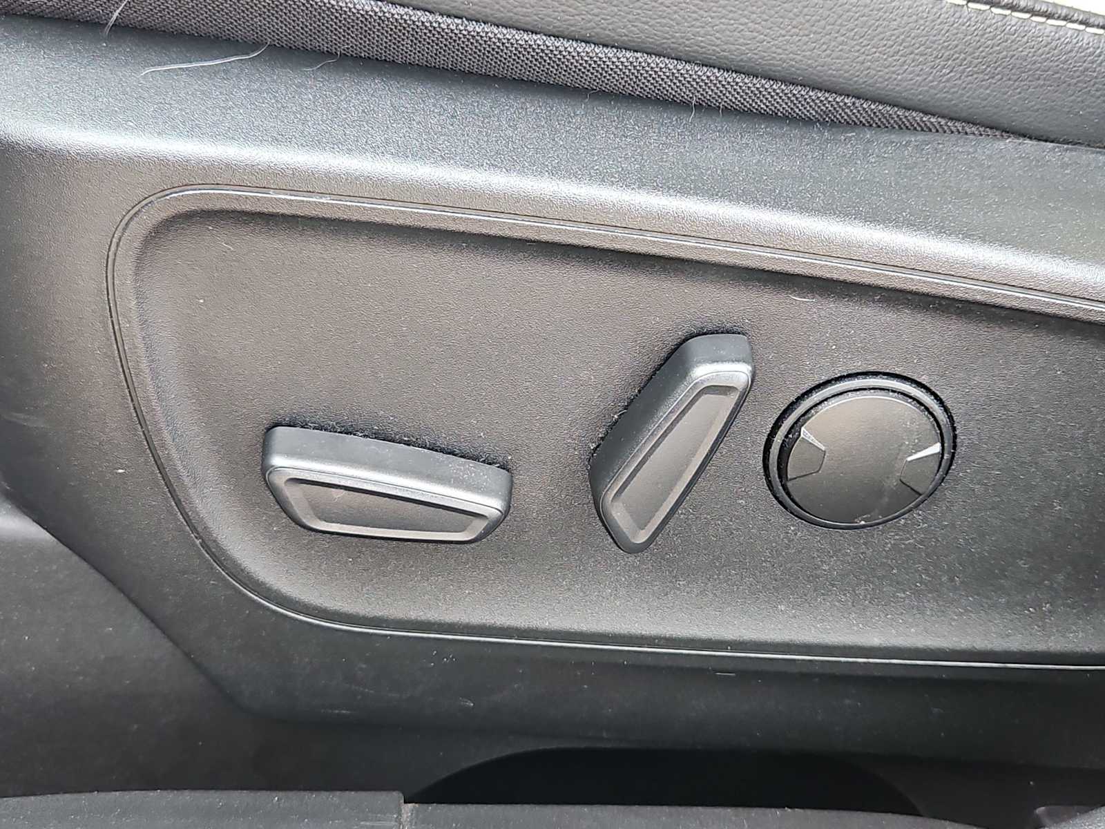 Thumbnail: 2022 Ford Escape - 17