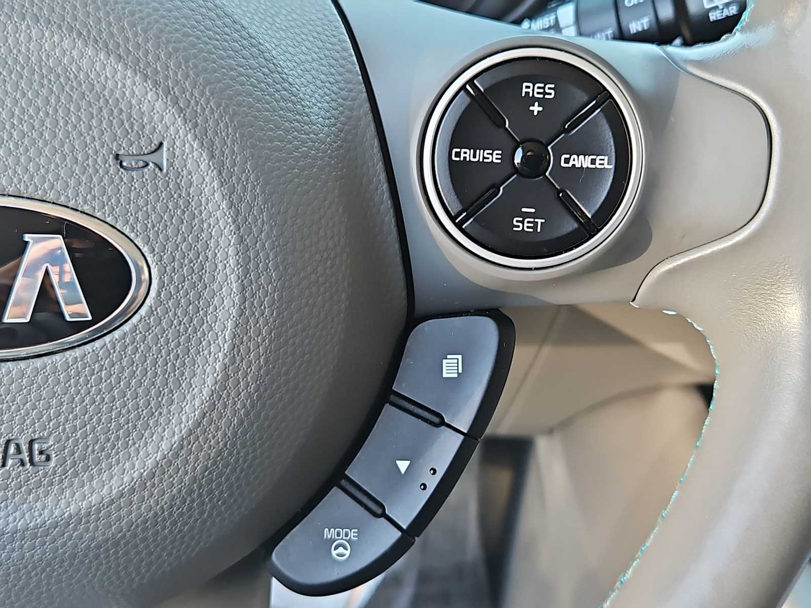 Thumbnail: 2017 Kia Soul EV - 25