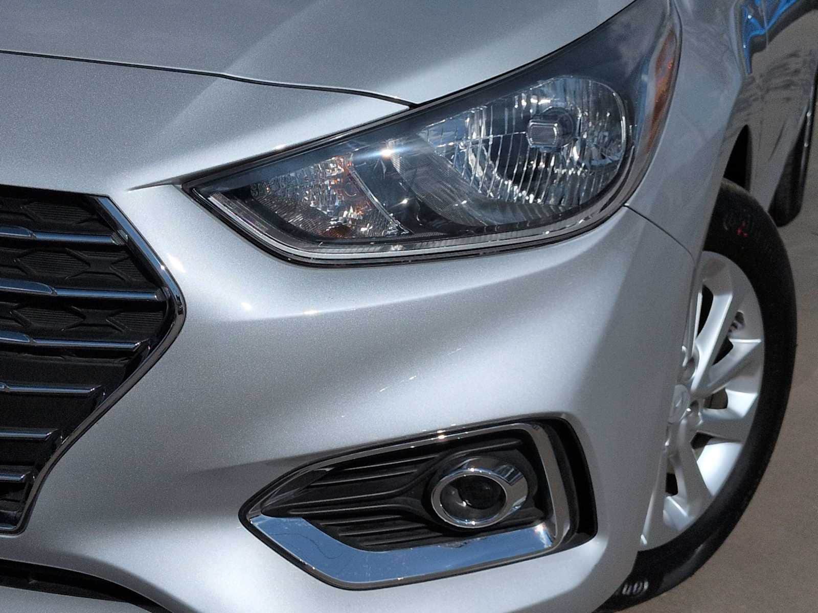 Thumbnail: 2022 Hyundai Accent - 11