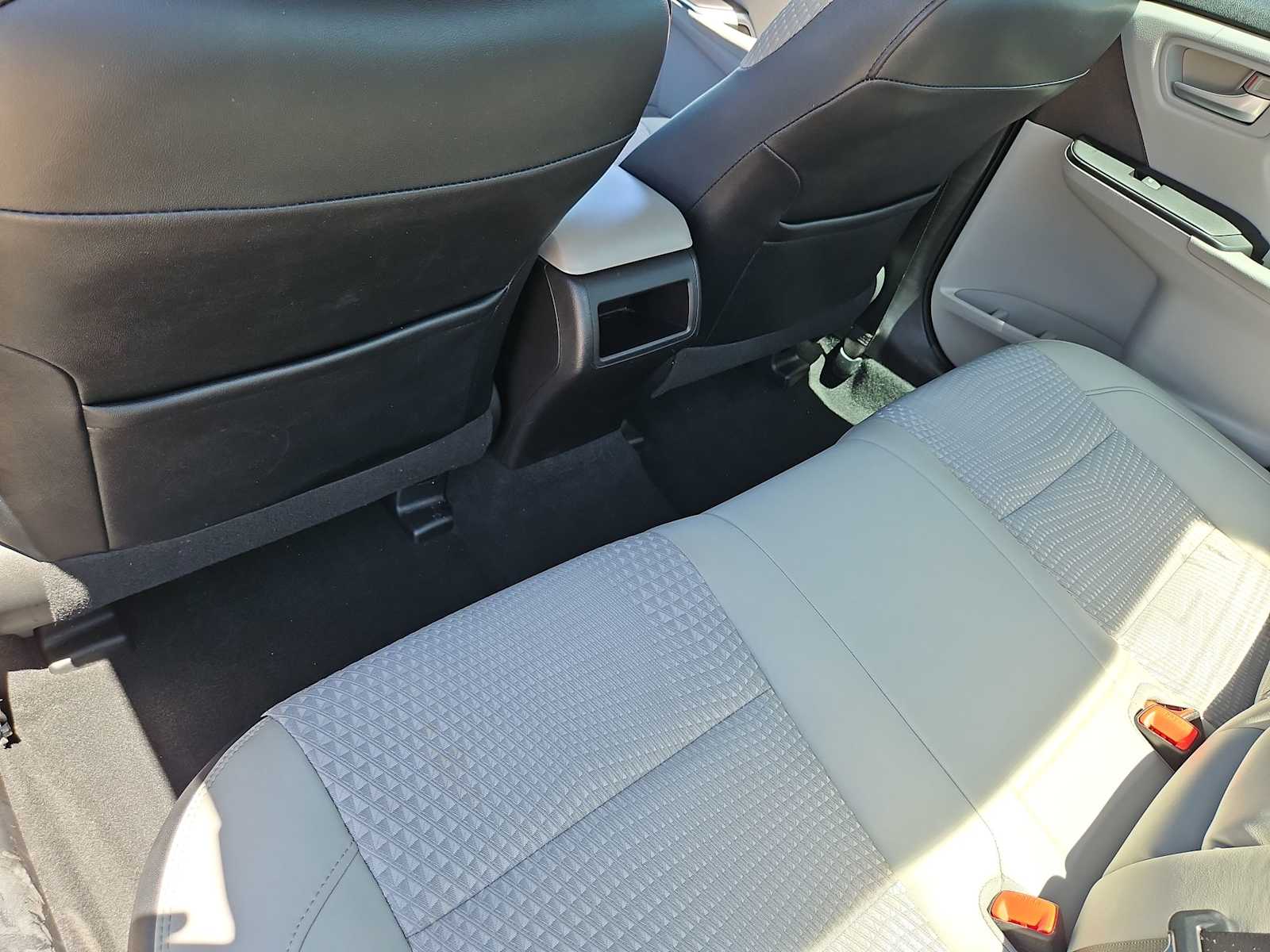 Thumbnail: 2015 Toyota Camry - 18