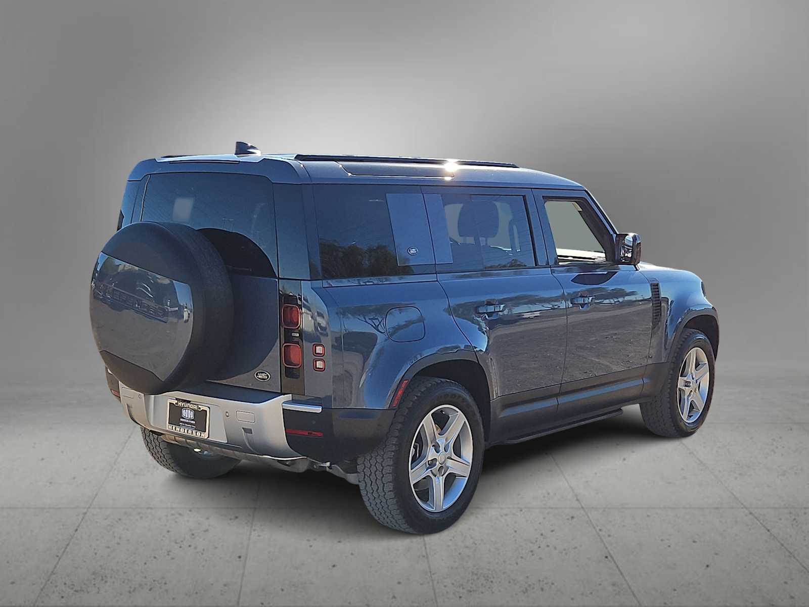 Thumbnail: 2022 Land Rover Defender - 8