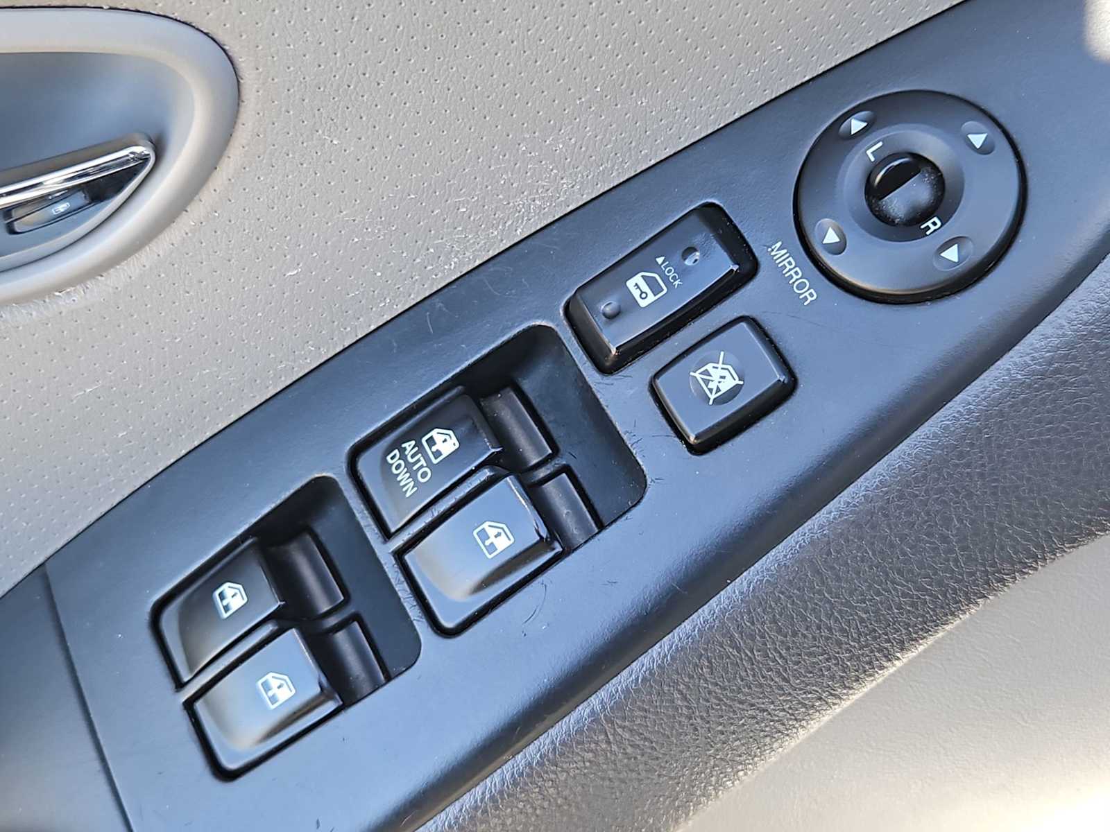 Thumbnail: 2010 Hyundai Elantra - 16