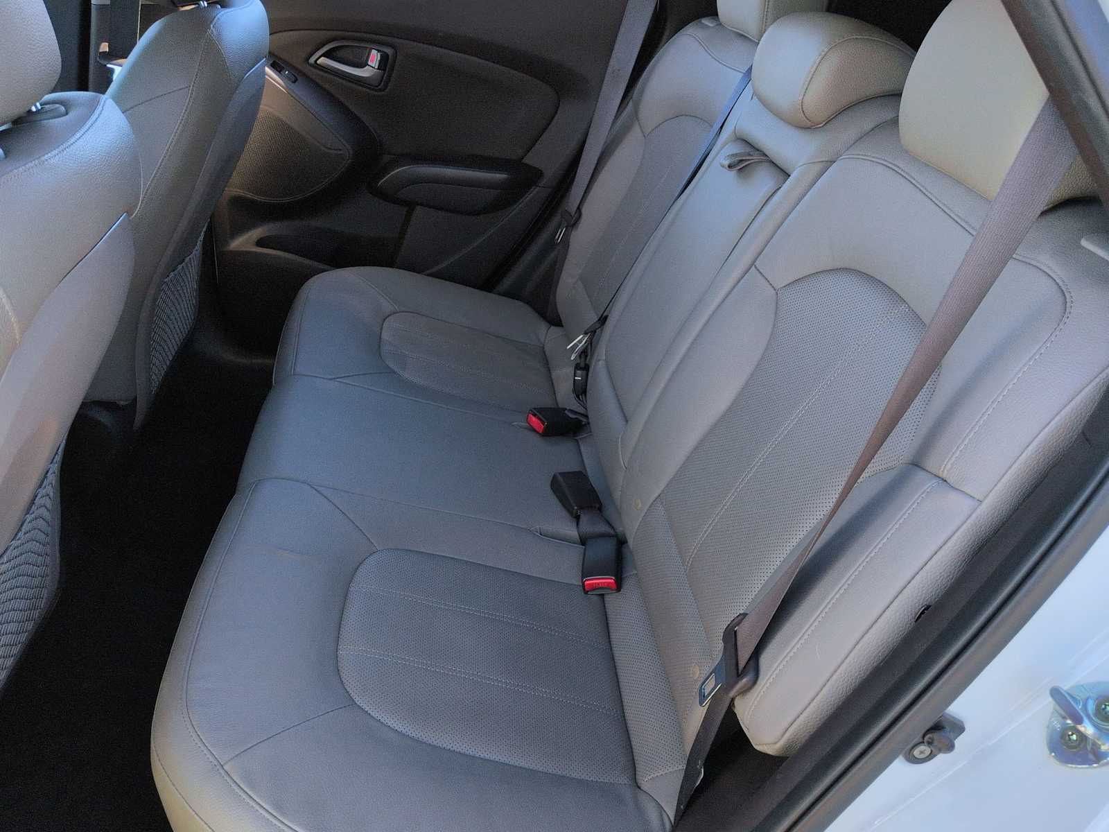 Thumbnail: 2014 Hyundai Tucson - 21