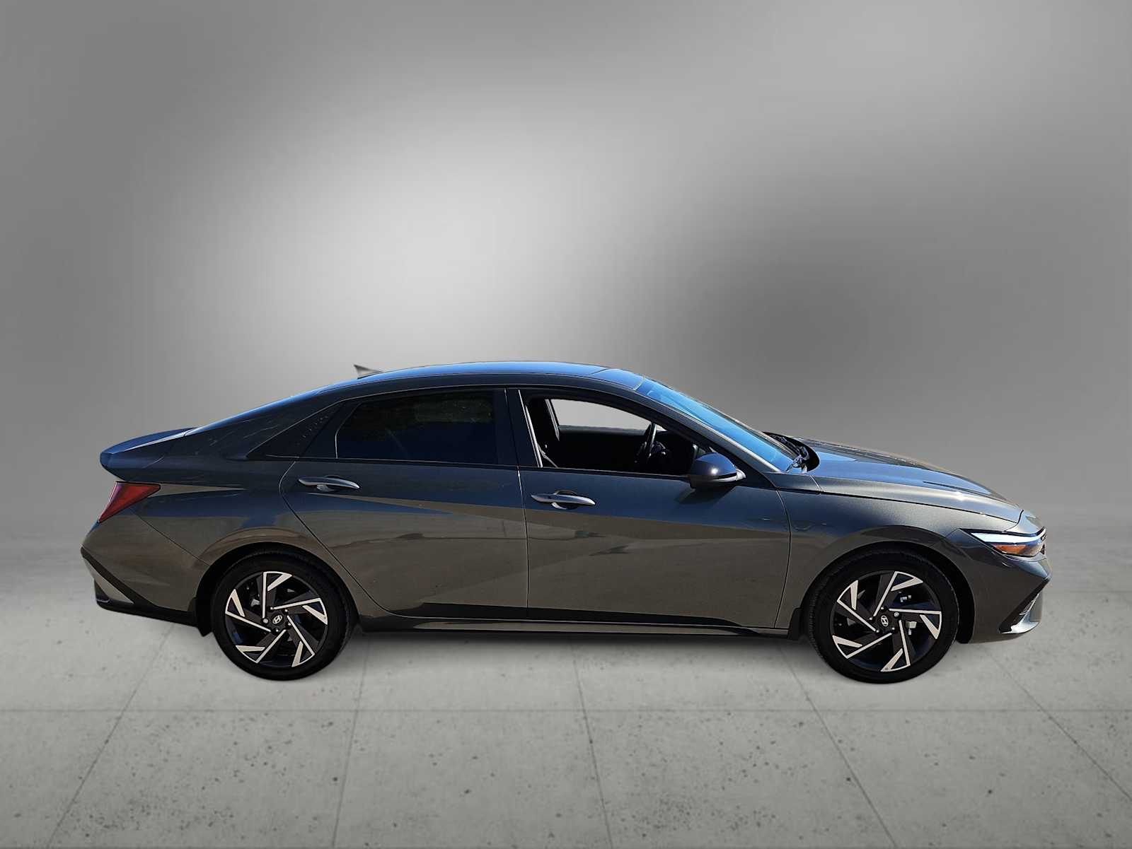 Thumbnail: 2025 Hyundai Elantra - 9