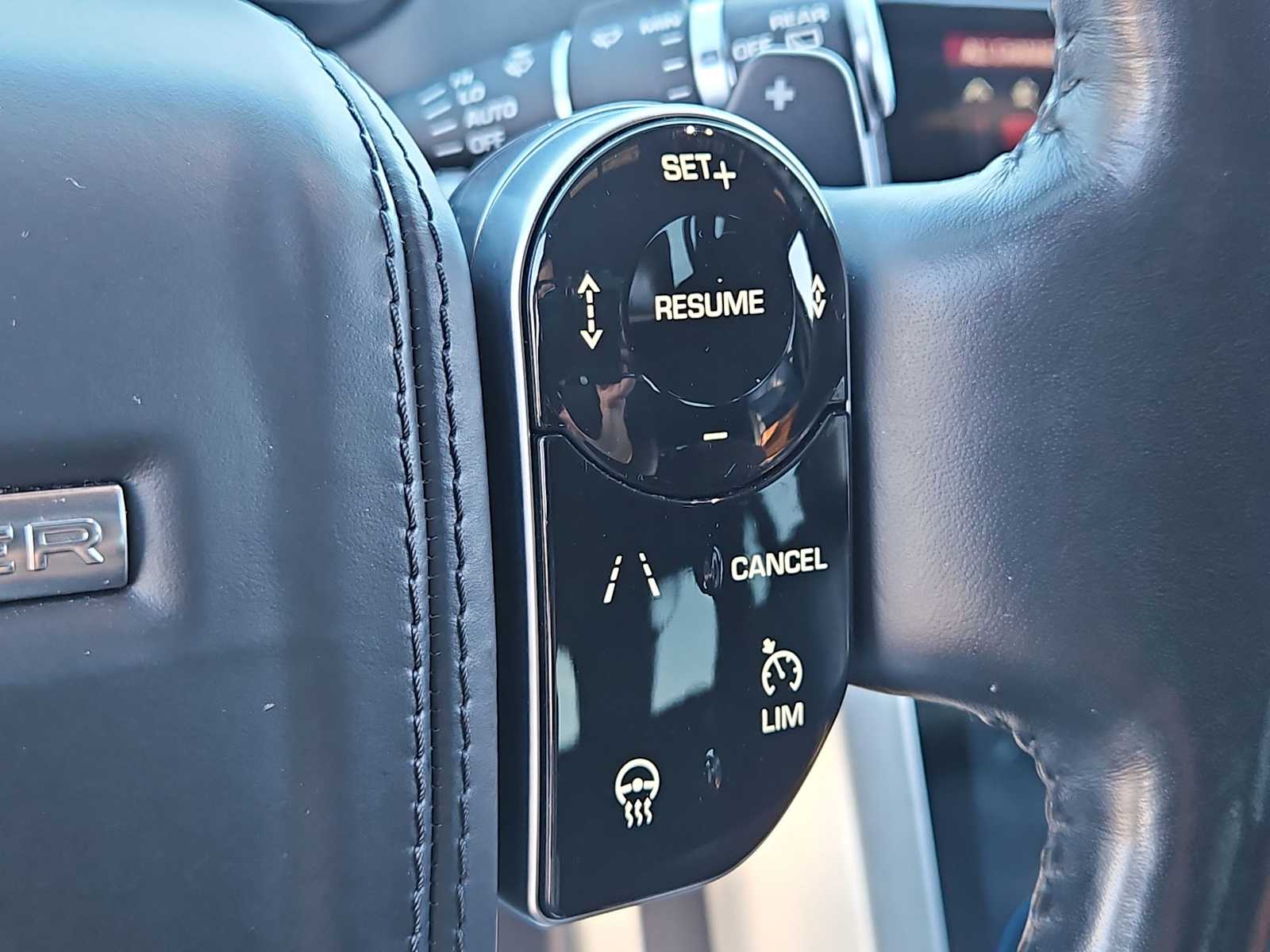 Thumbnail: 2019 Land Rover Range Rover - 25