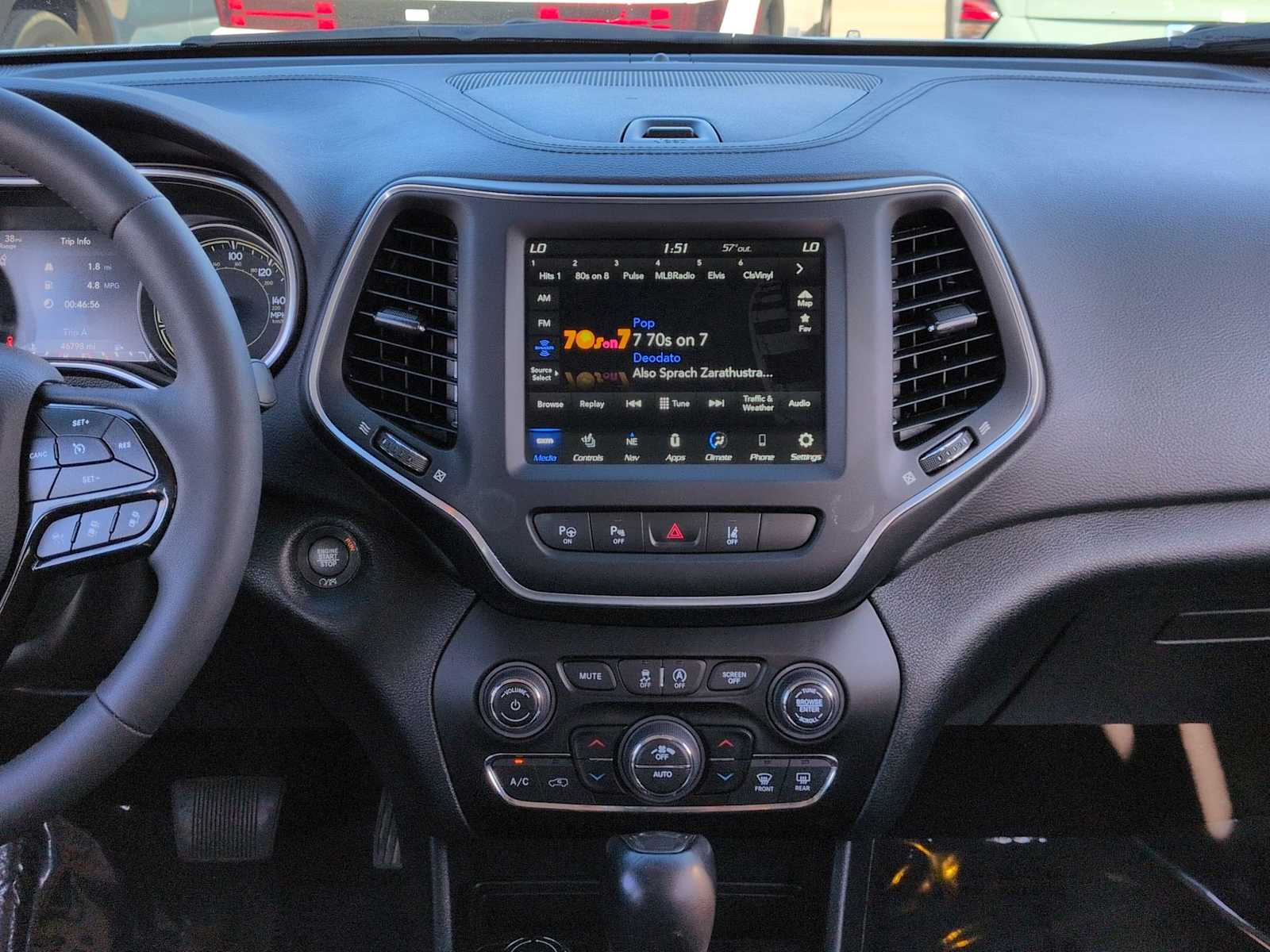 Thumbnail: 2023 Jeep Cherokee - 28