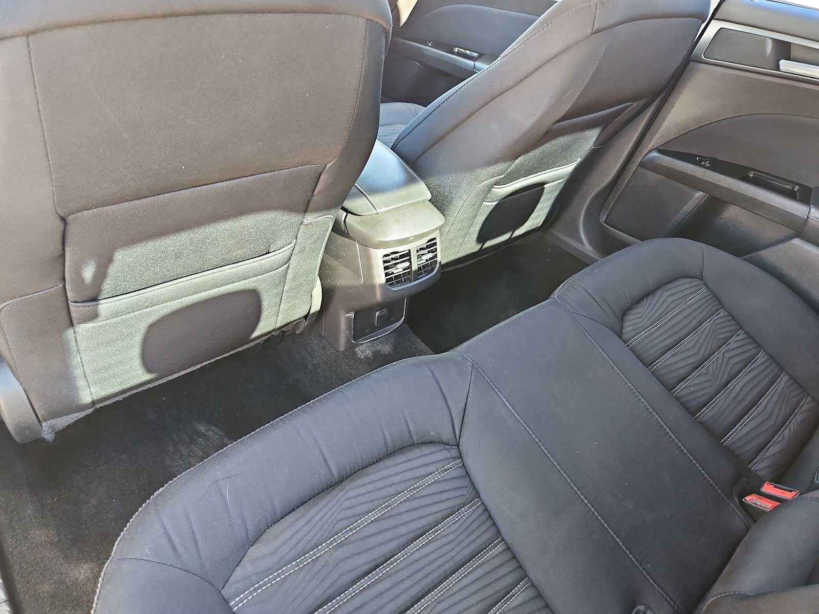 Thumbnail: 2016 Ford Fusion - 18