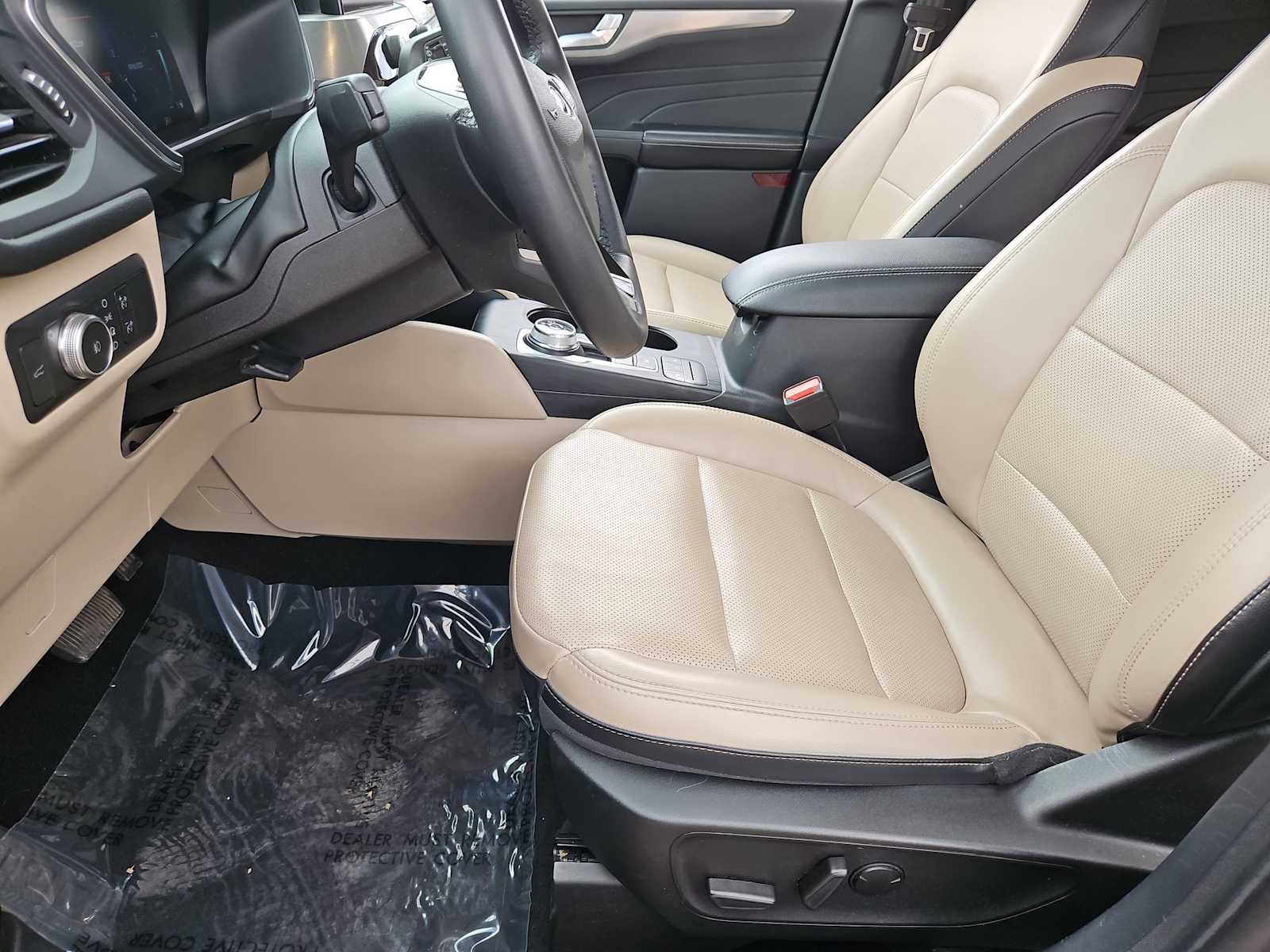 Thumbnail: 2022 Ford Escape - 16