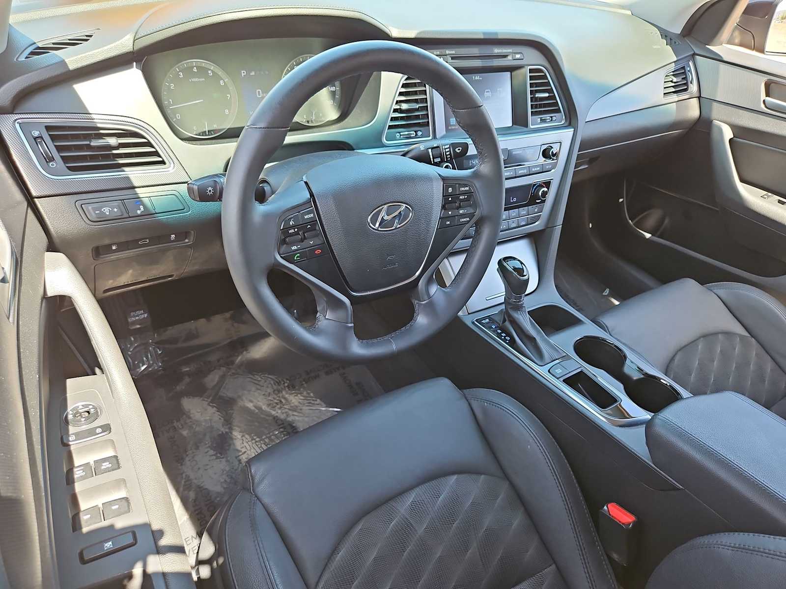 Thumbnail: 2016 Hyundai Sonata - 10