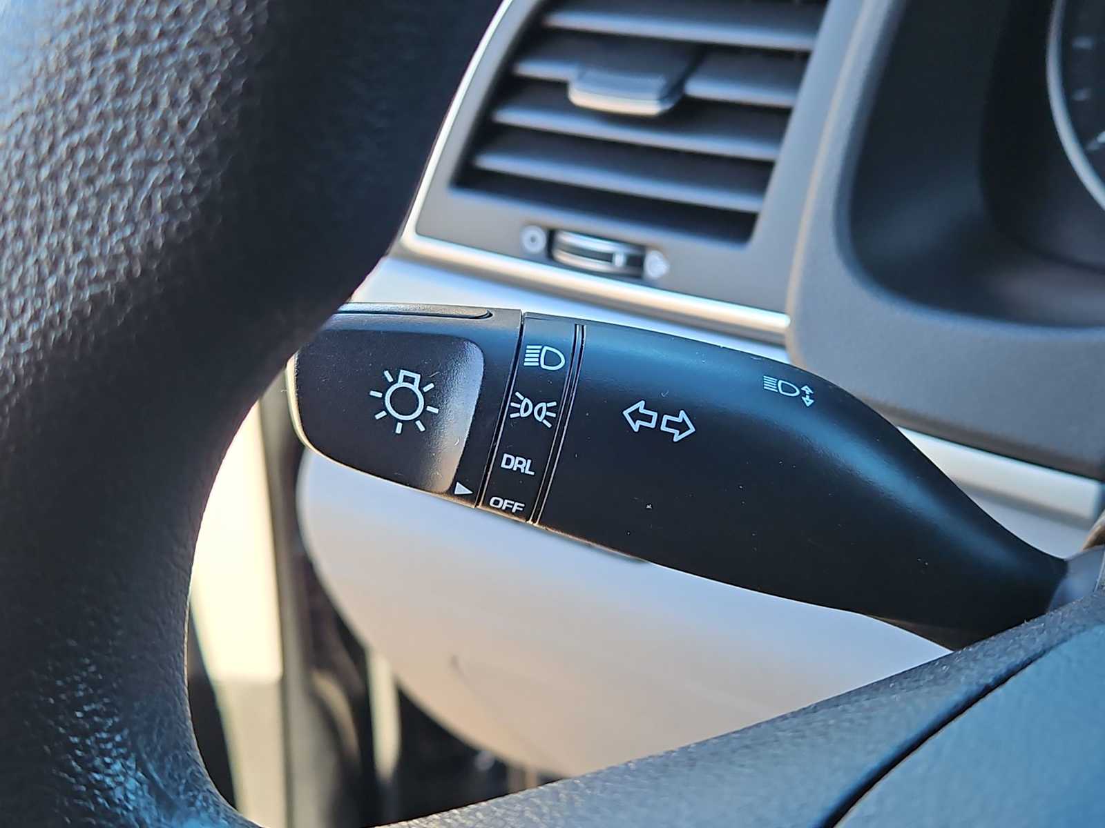 Thumbnail: 2017 Hyundai Elantra - 25