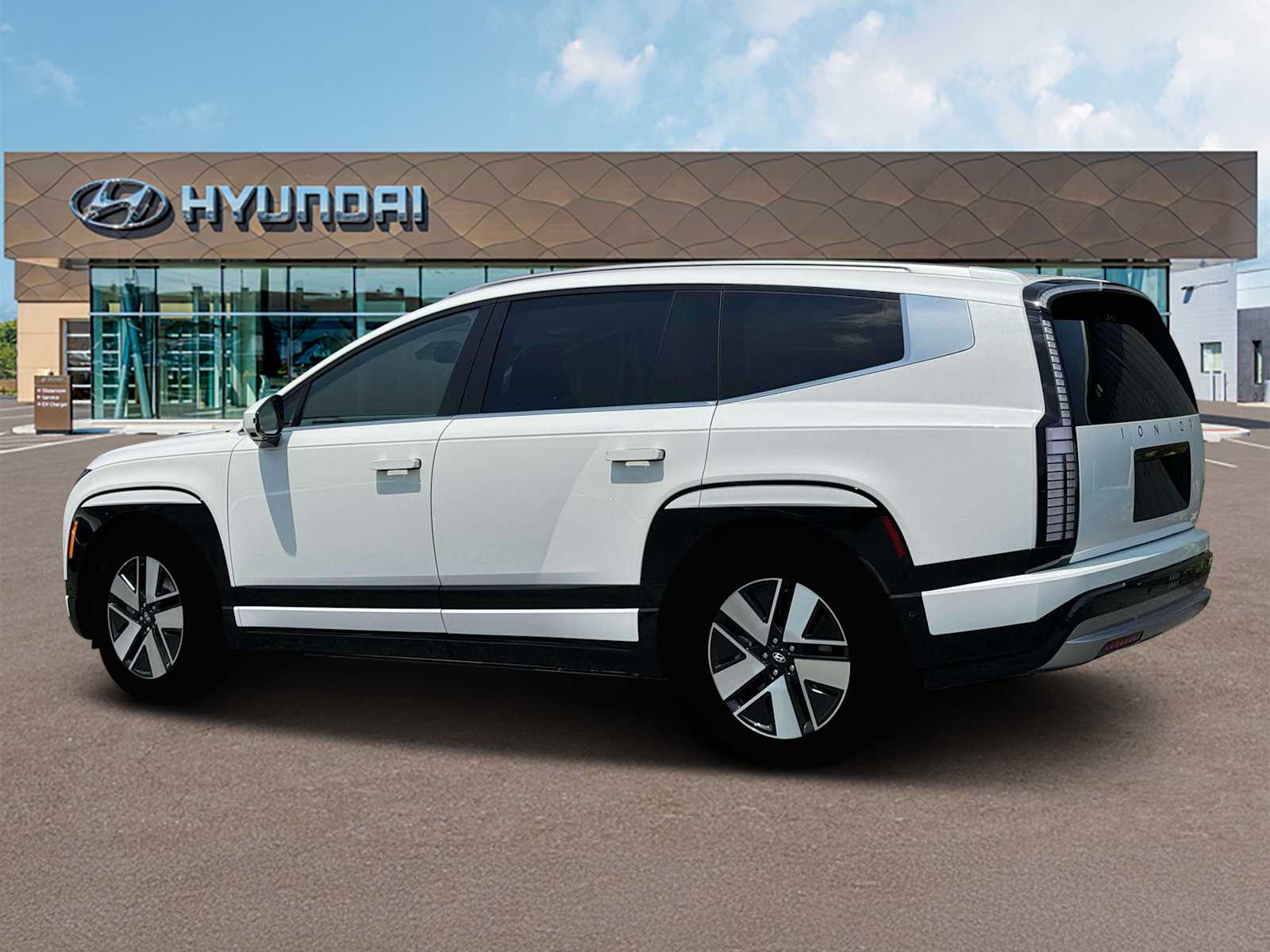 Thumbnail: 2026 Hyundai Ioniq - 4