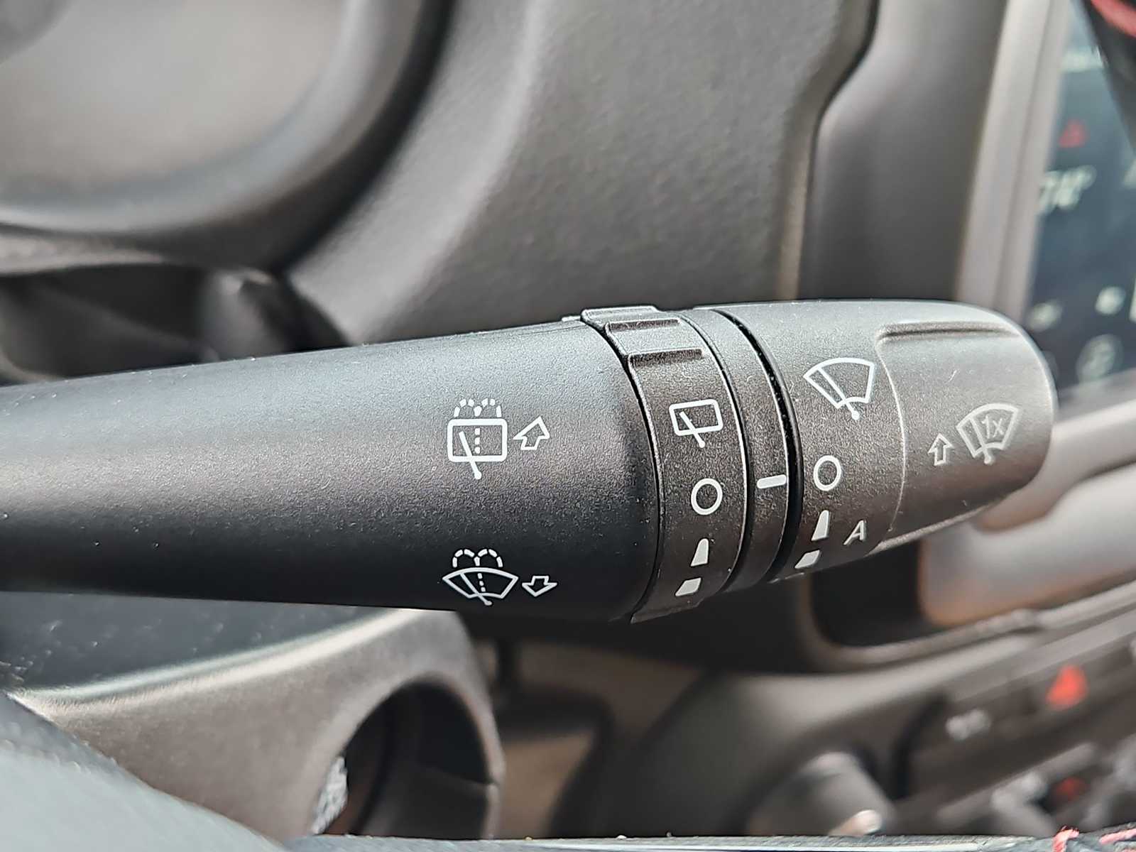 Thumbnail: 2018 Jeep Renegade - 25