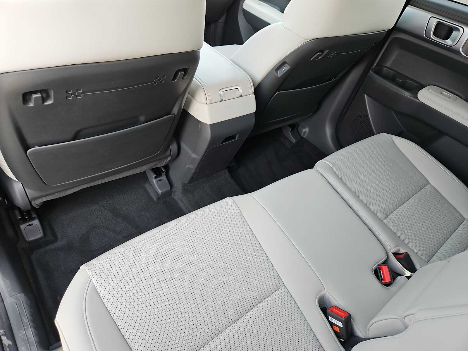 Thumbnail: 2025 Hyundai Santa Fe - 18