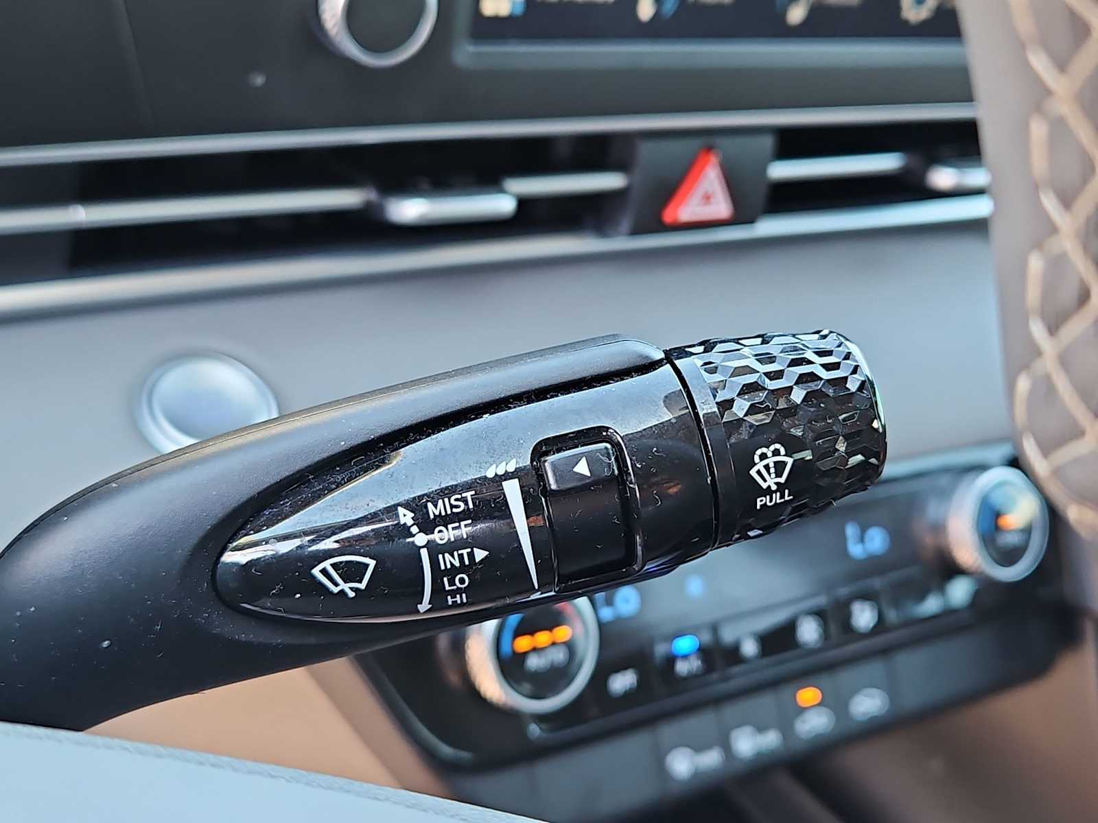 Thumbnail: 2025 Hyundai Elantra - 25