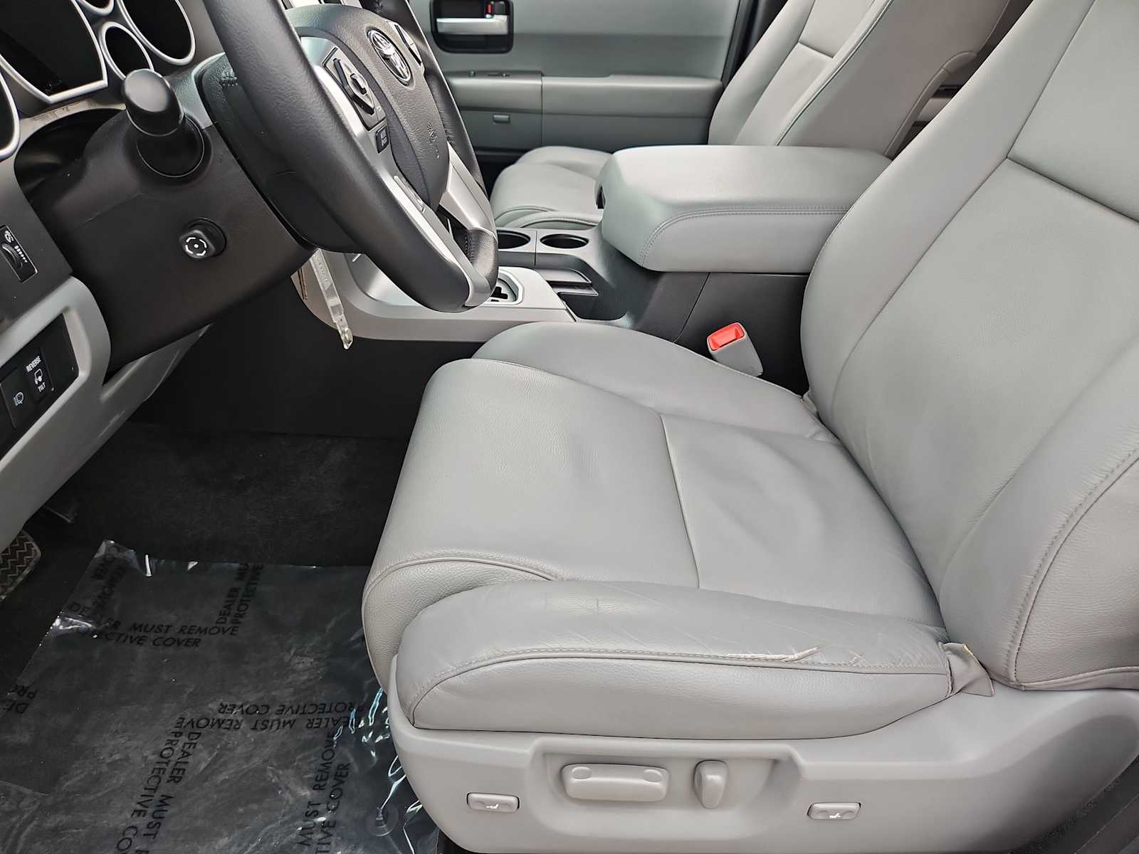 Thumbnail: 2016 Toyota Sequoia - 17