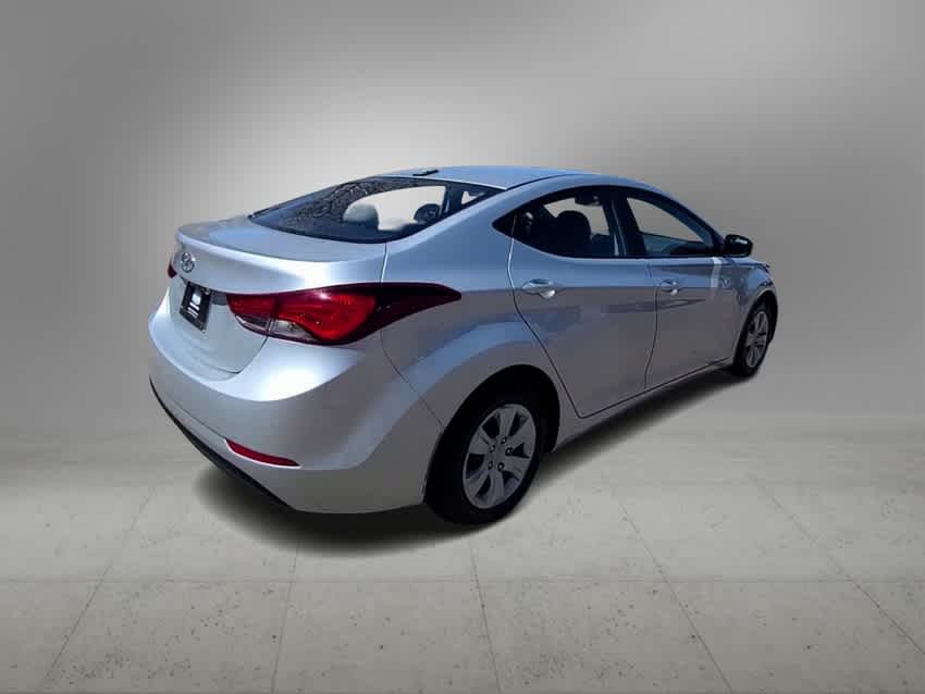 Thumbnail: 2016 Hyundai Elantra - 8