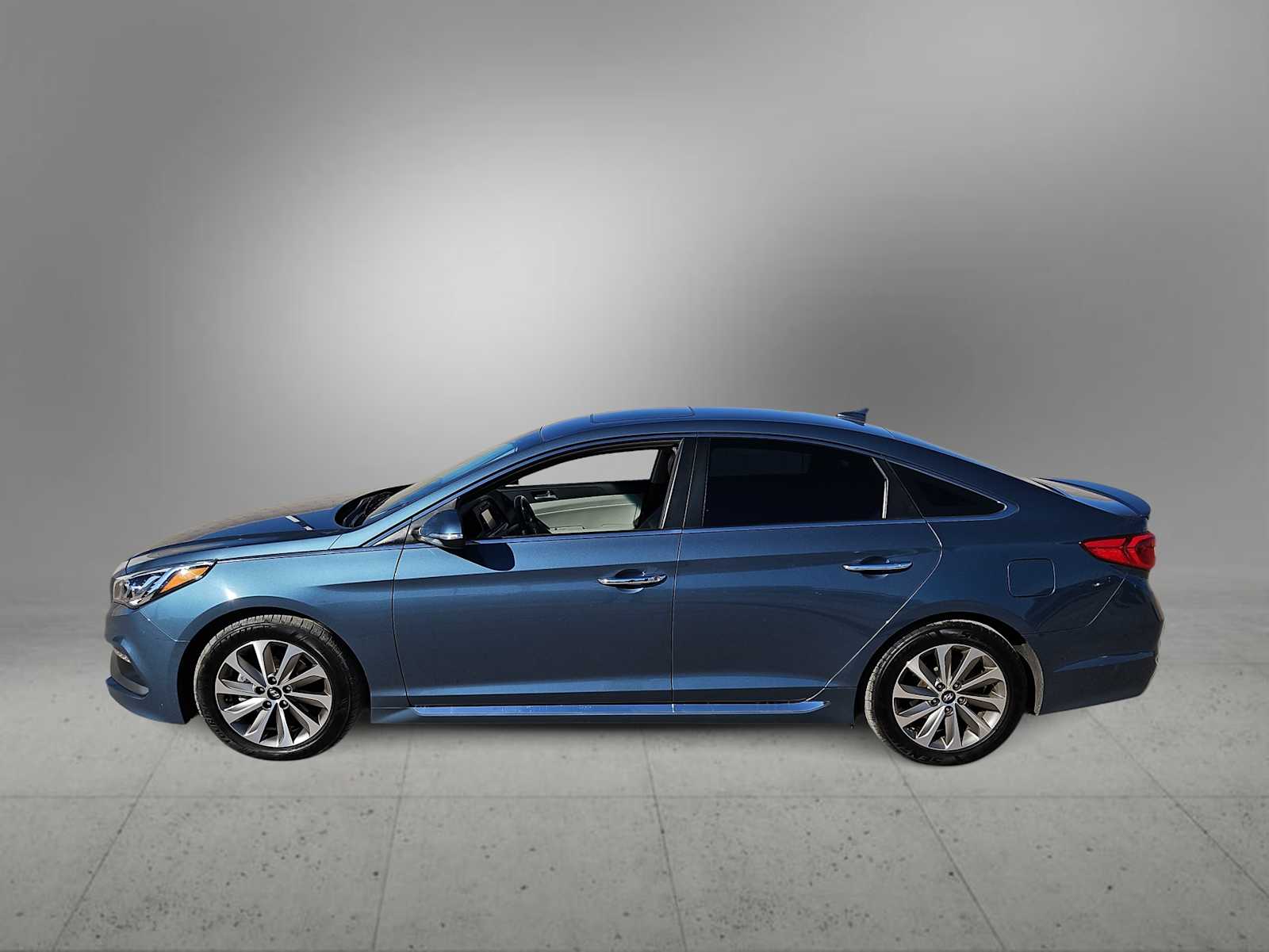 Thumbnail: 2016 Hyundai Sonata - 5