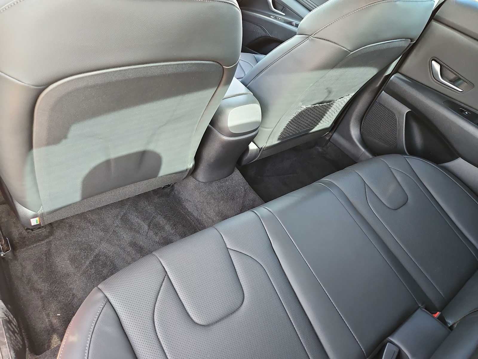 Thumbnail: 2023 Hyundai Elantra - 18