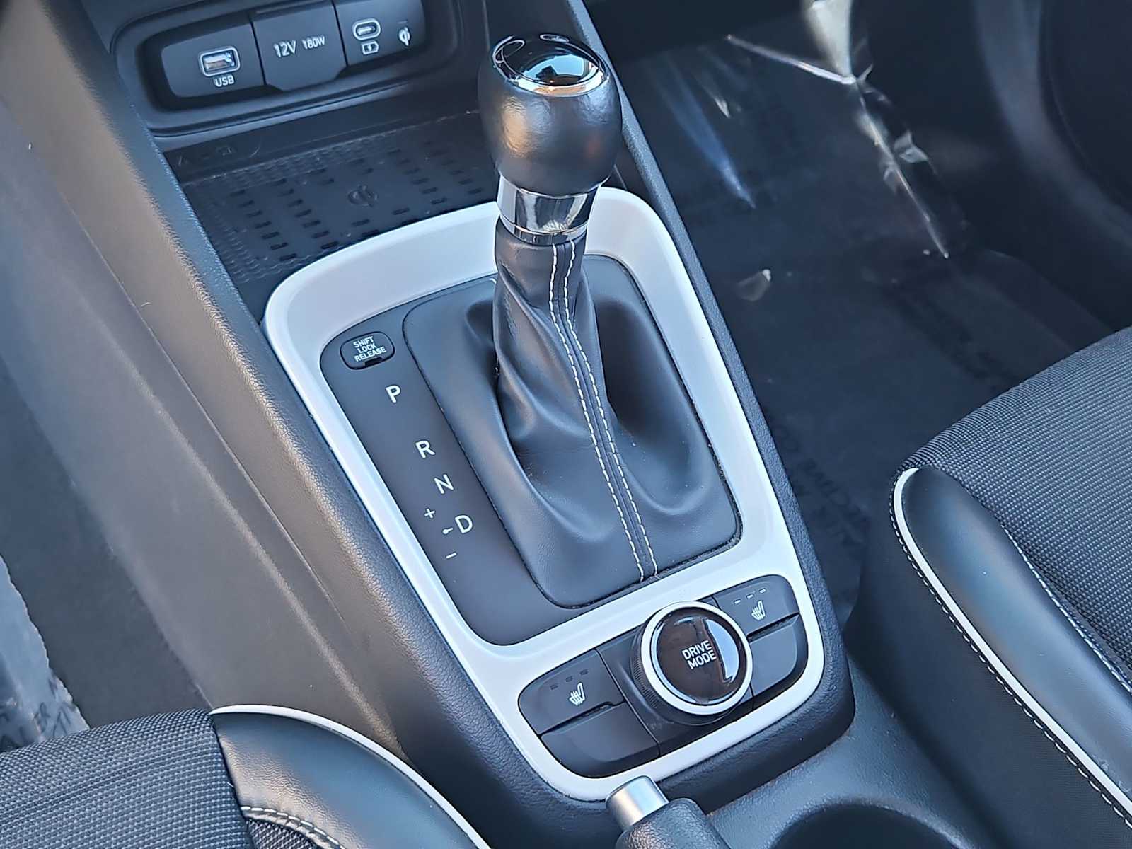 Thumbnail: 2023 Hyundai Venue - 33