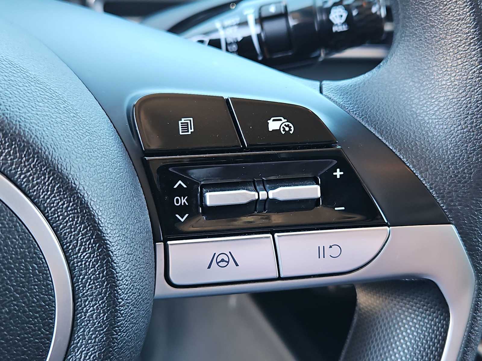 Thumbnail: 2024 Hyundai Elantra - 24