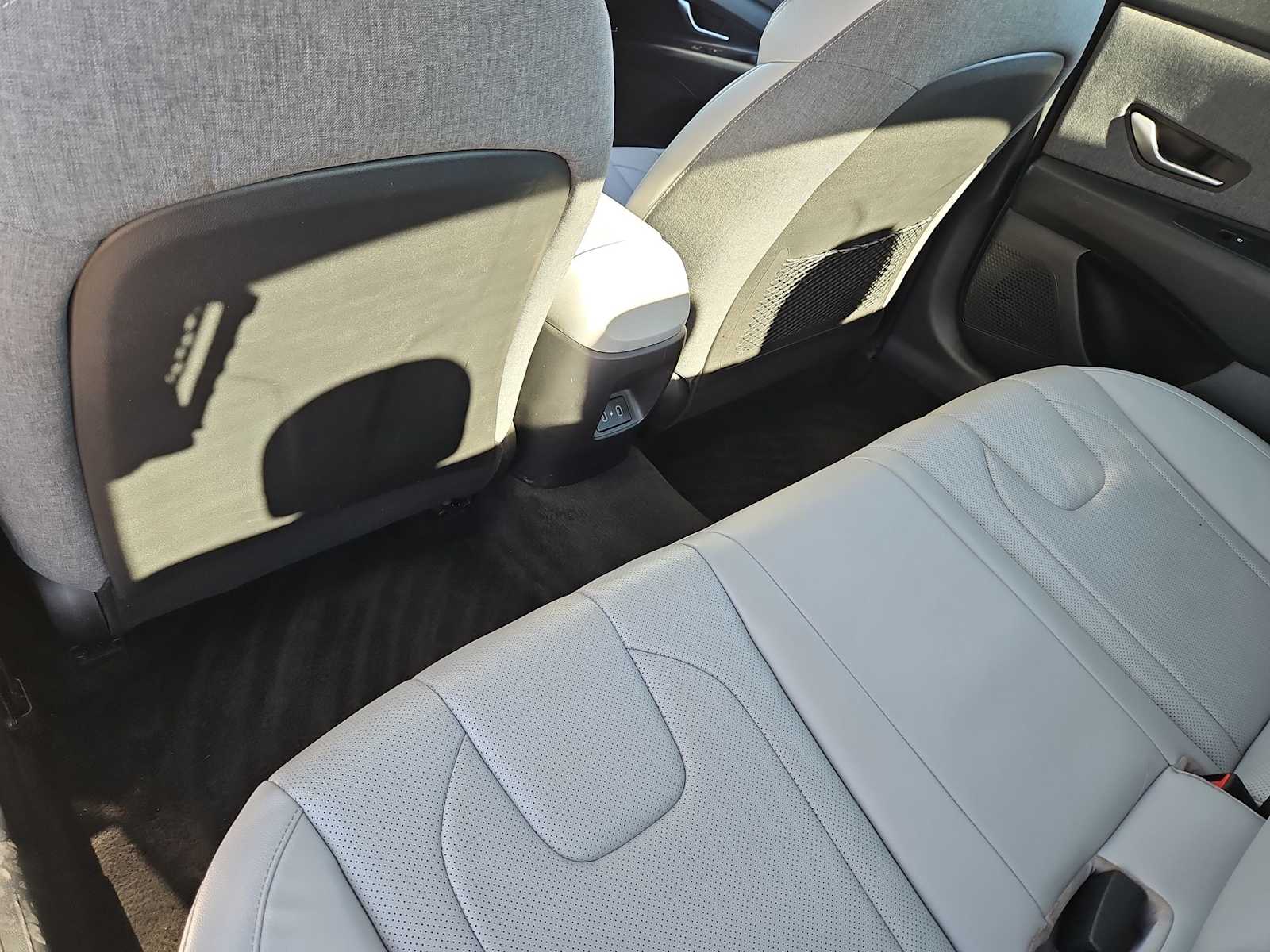 Thumbnail: 2024 Hyundai Elantra - 18