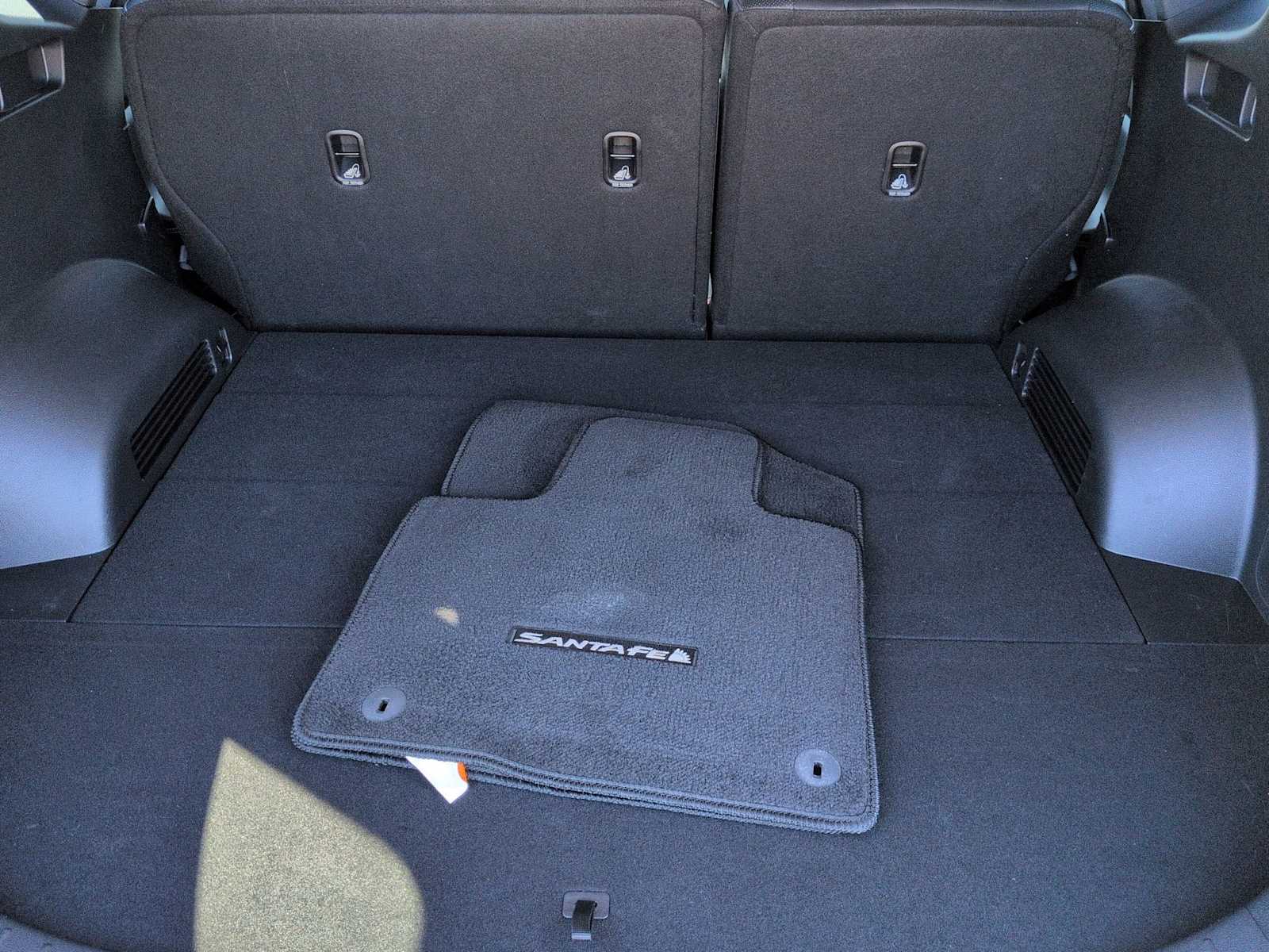 Thumbnail: 2022 Hyundai Santa Fe - 37