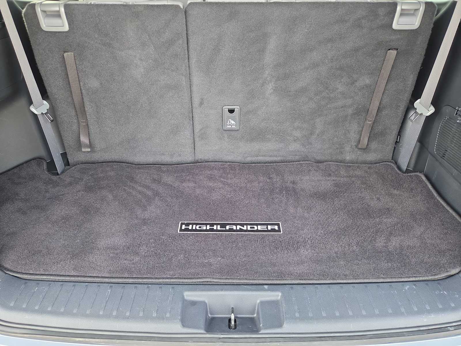 Thumbnail: 2023 Toyota Highlander - 35