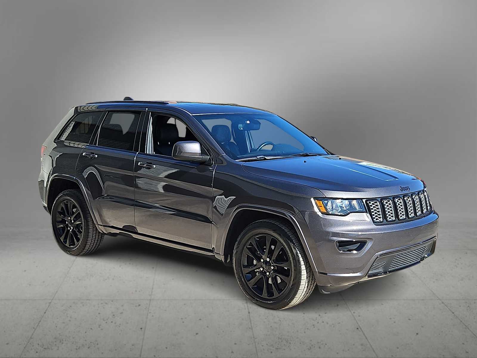 Thumbnail: 2018 Jeep Grand Cherokee - 2