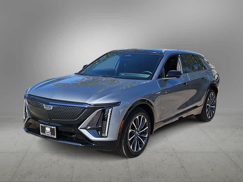 Thumbnail: 2024 Cadillac Lyriq - 4