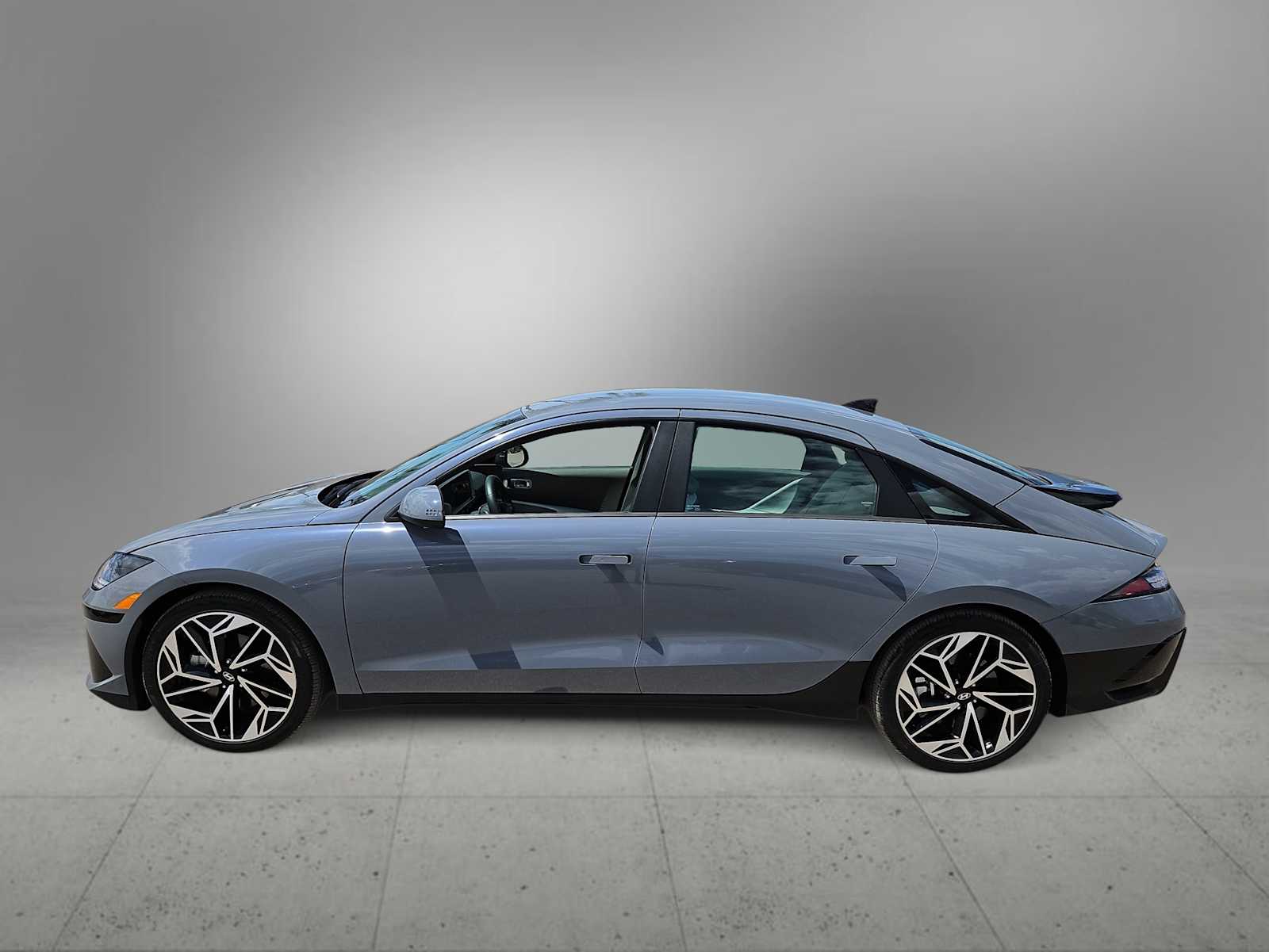 Thumbnail: 2023 Hyundai Ioniq 6 - 5