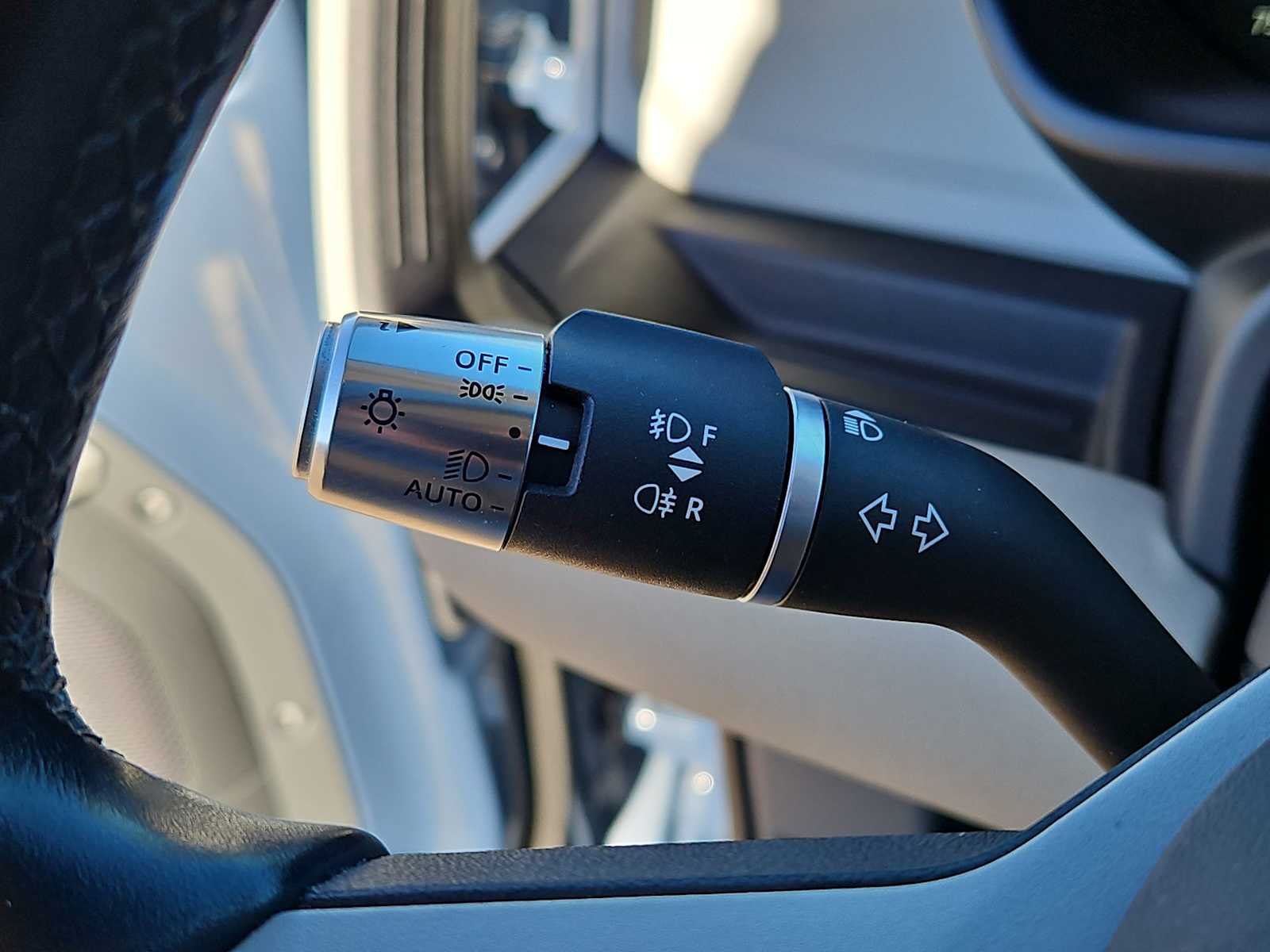 Thumbnail: 2022 Land Rover Defender - 28