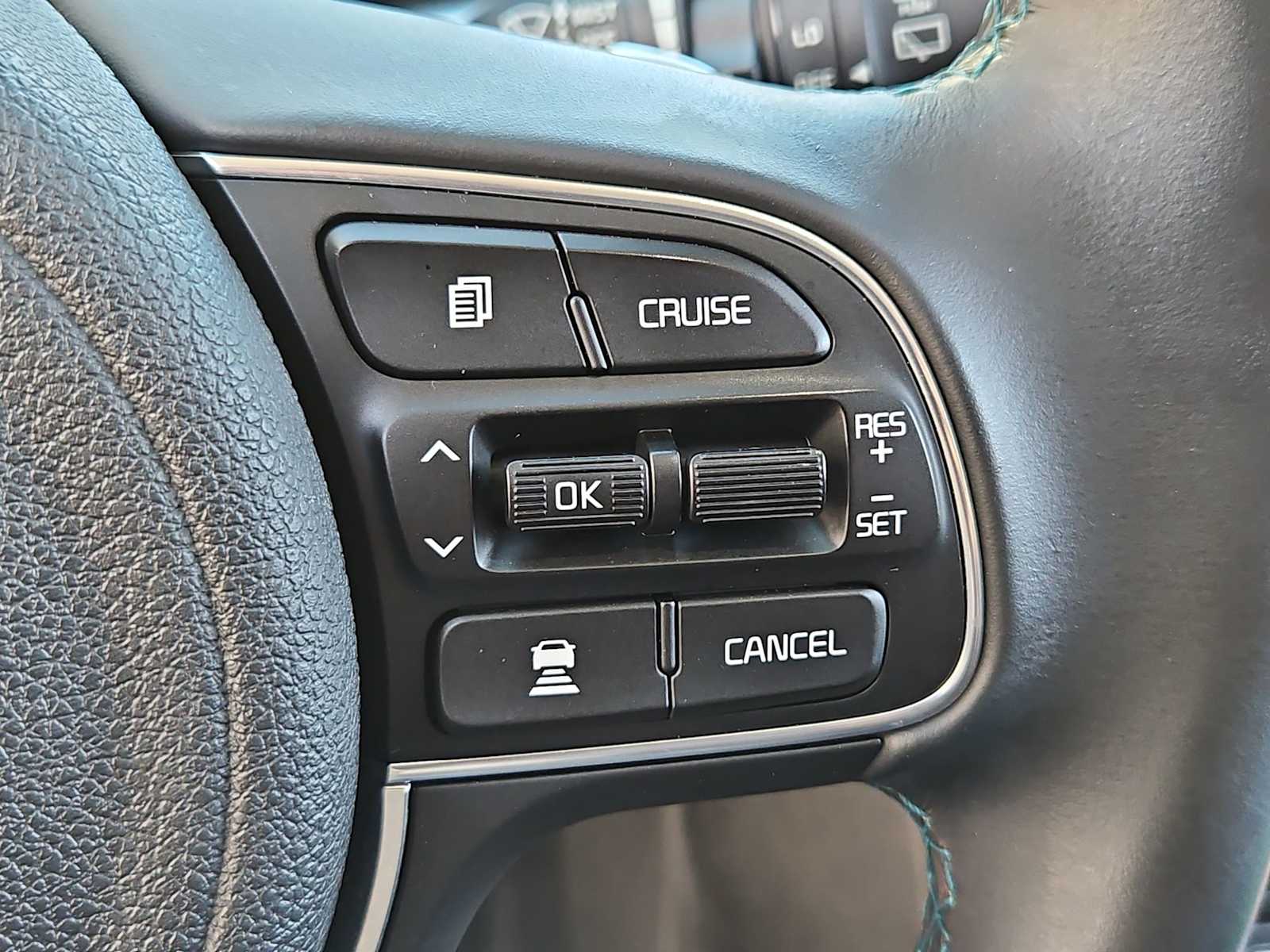 Thumbnail: 2020 Kia Niro - 26
