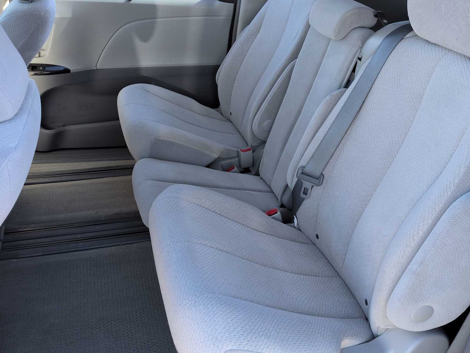 Thumbnail: 2013 Toyota Sienna - 20