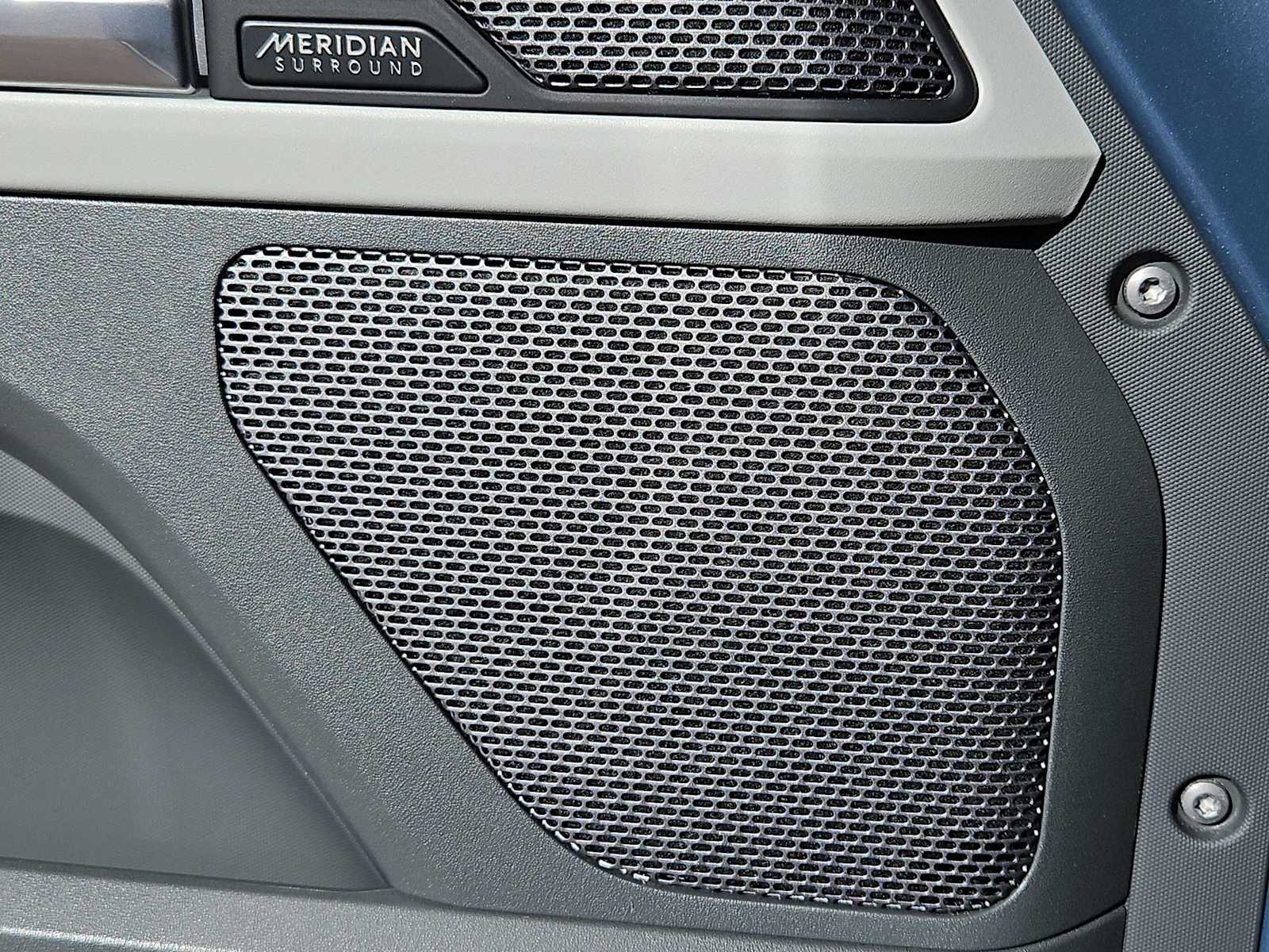 Thumbnail: 2022 Land Rover Defender - 32